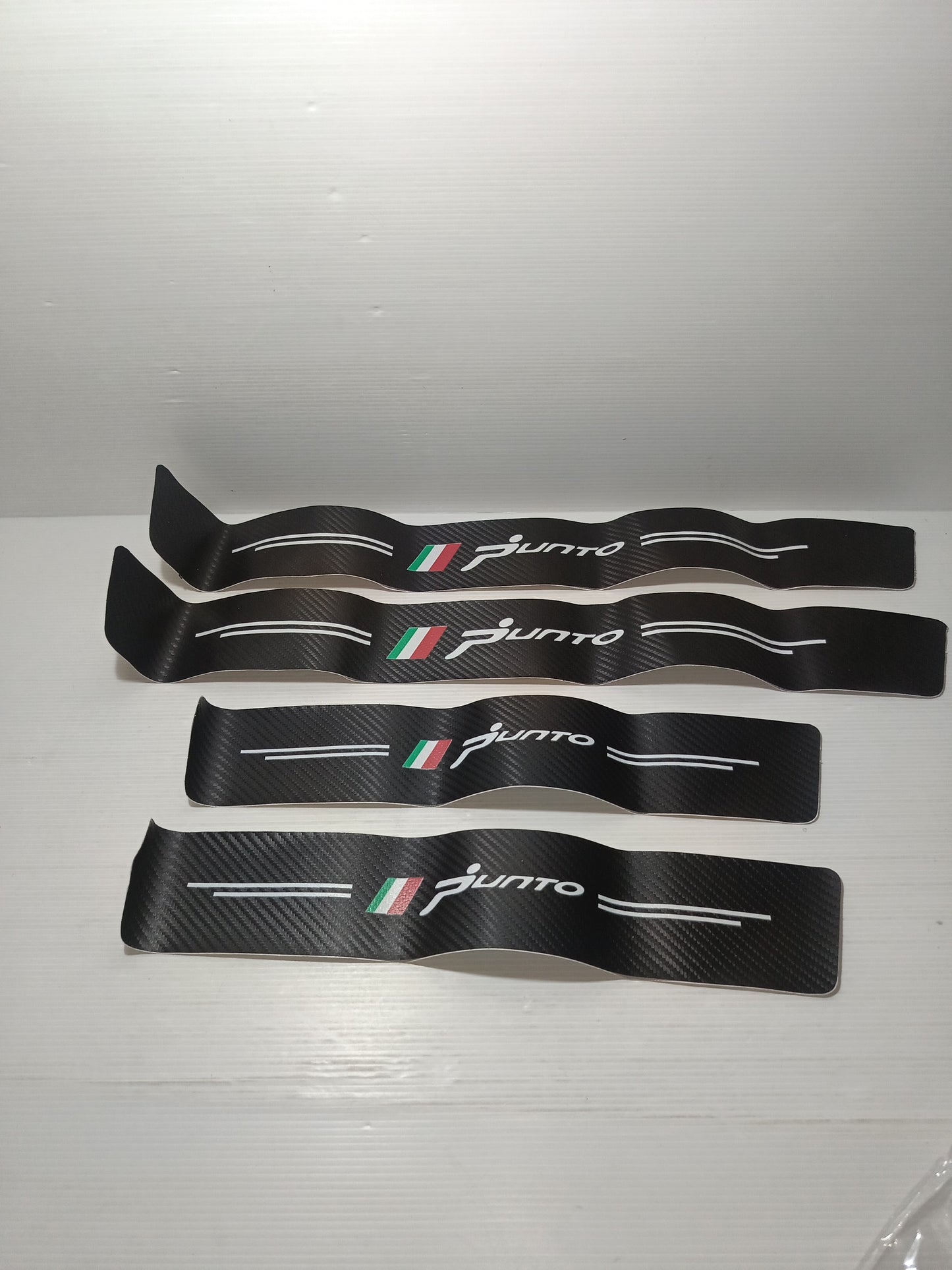 4 Adesivi Battitacco per Fiat Punto 

Effetto carbonio
