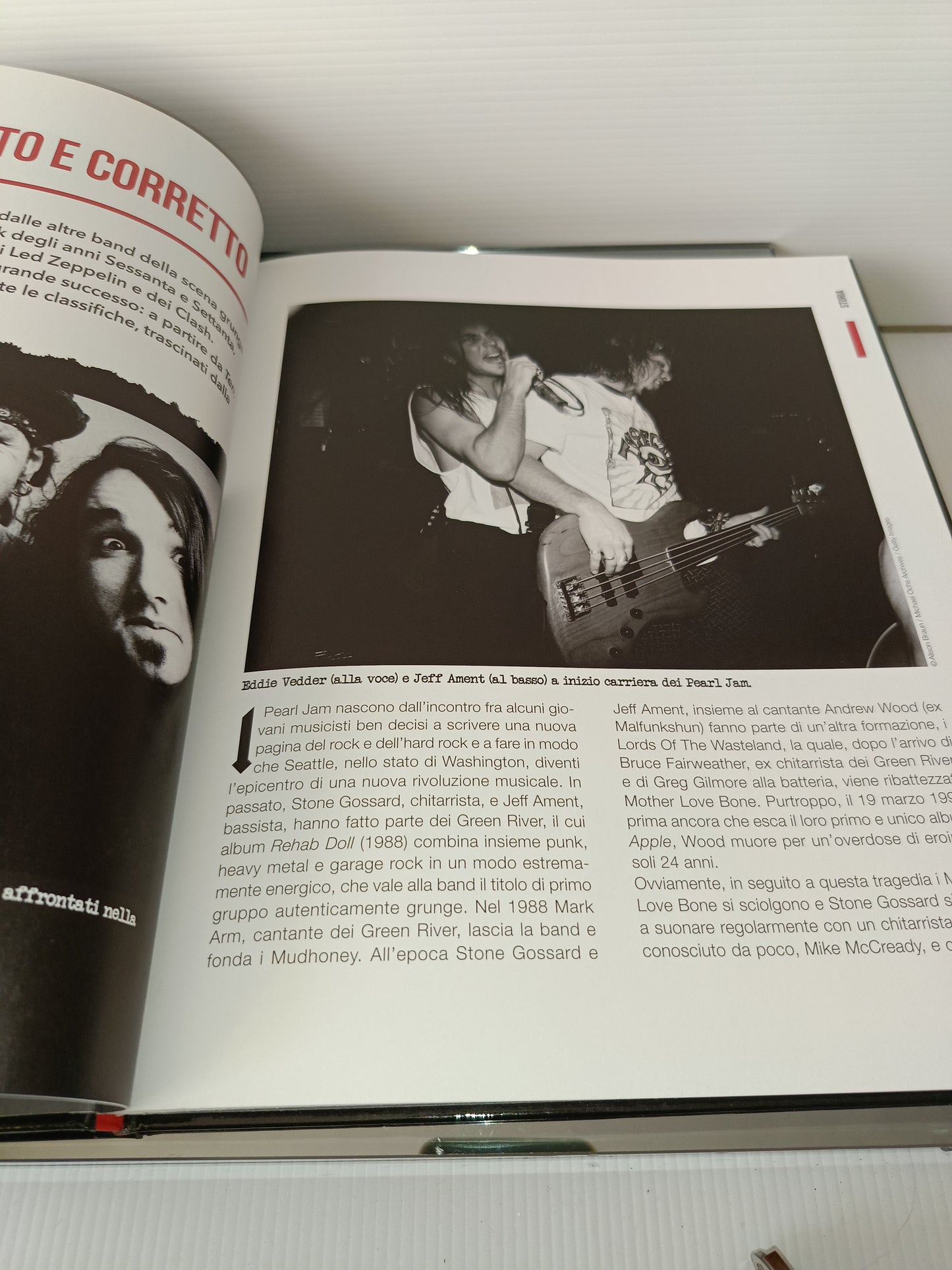 Pearl Jam Libro Serie Planet Metal
Hachette n.34
