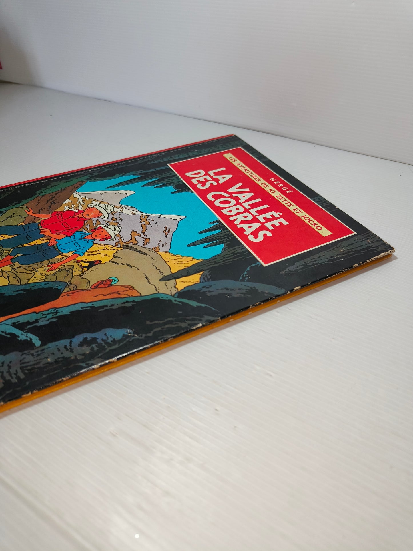 Libro La Vallée Des Cobras 1957, LEGGI