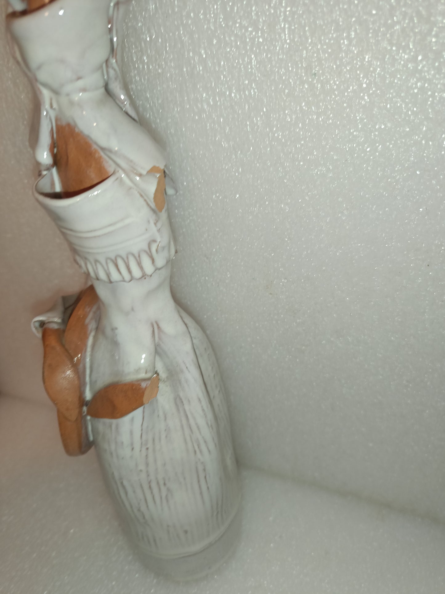 Statua Donna Sarda
Ceramica d'Arte di Emilia Paloma
Altezza cm.30 circa da restaurare