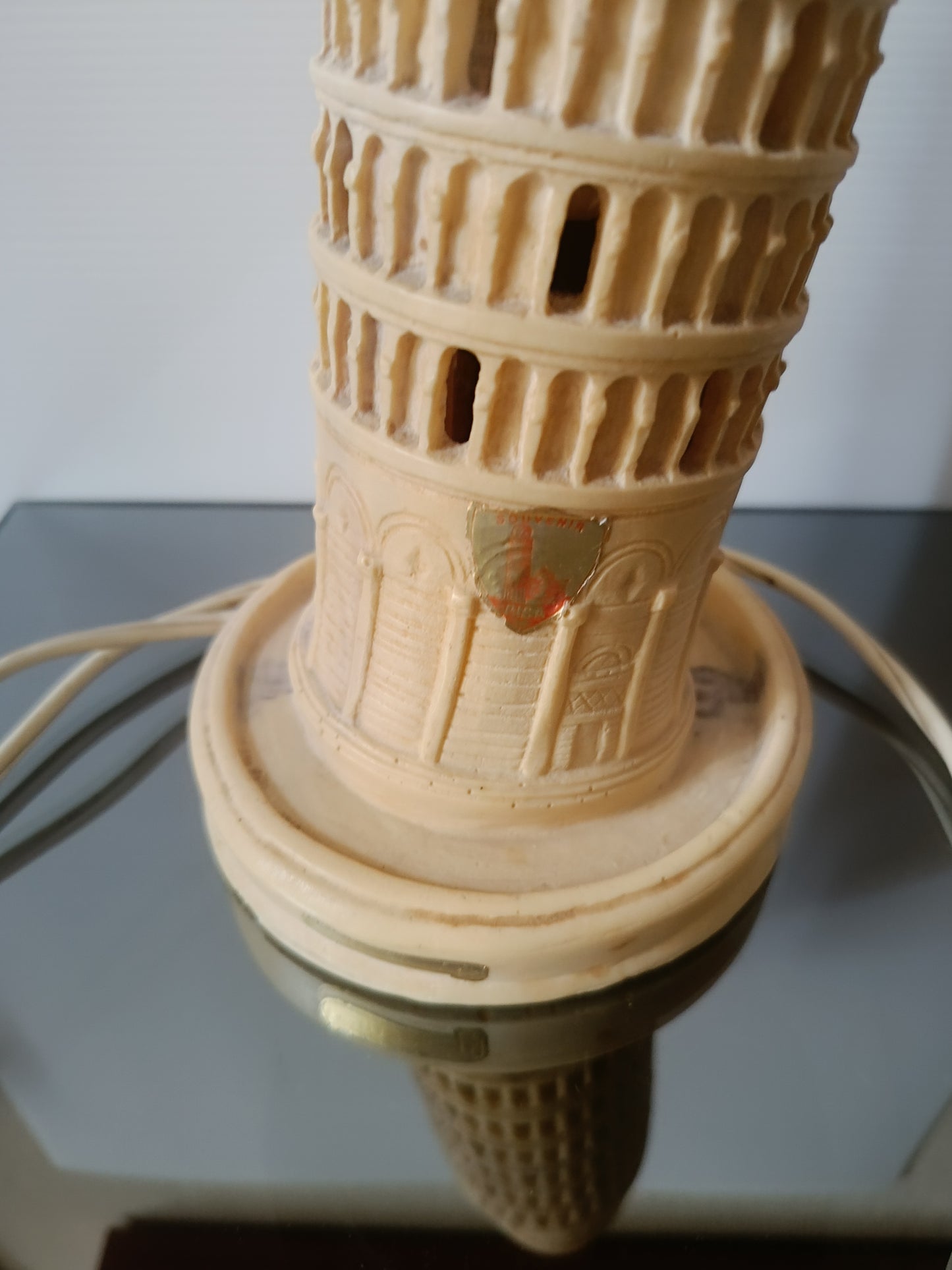 Souvenir Torre Di Pisa In Resina Con Luce Vintage
Altezza cm 24 circa