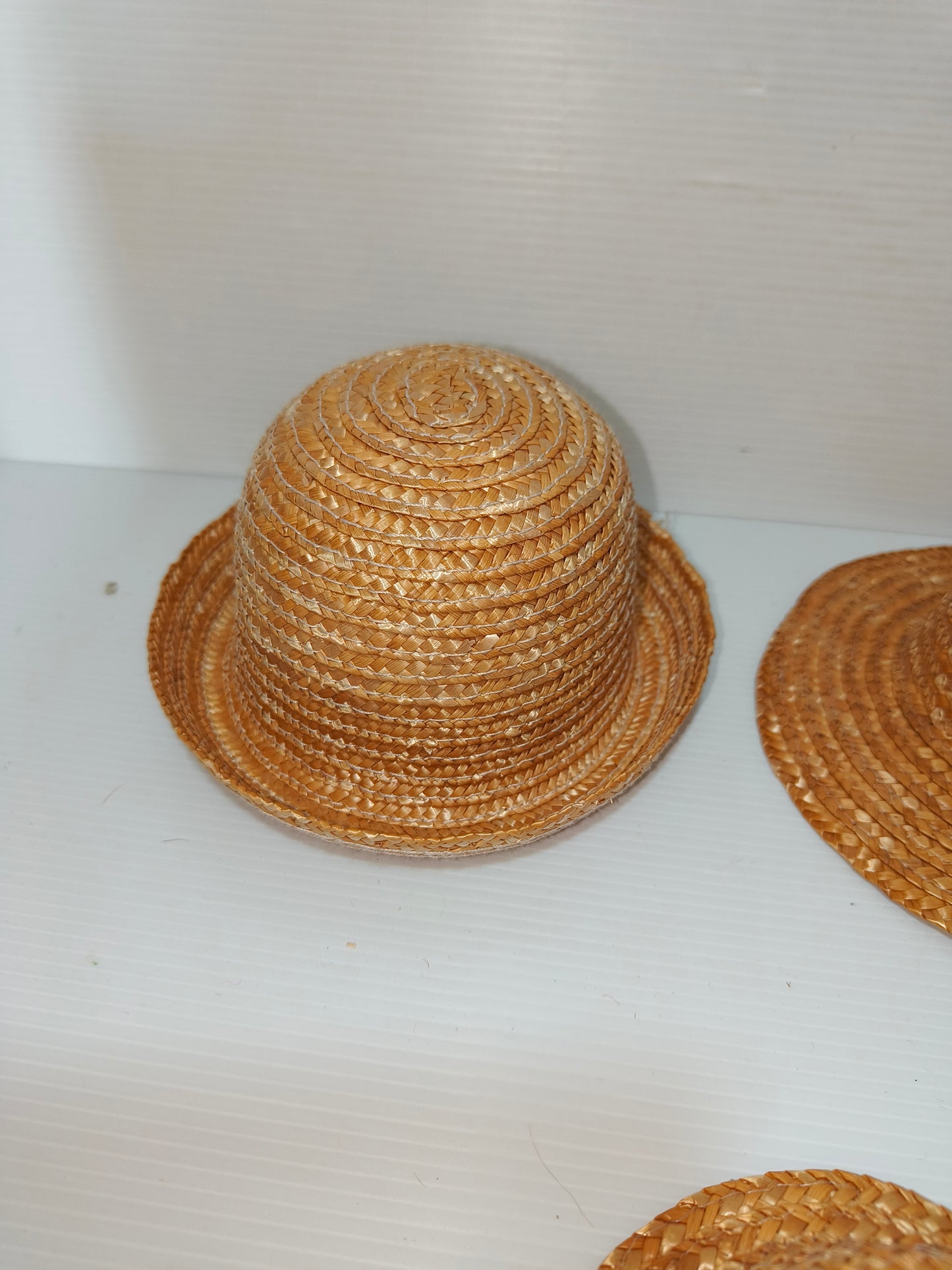 Cappelli in paglia per bambole vintage, LEGGI