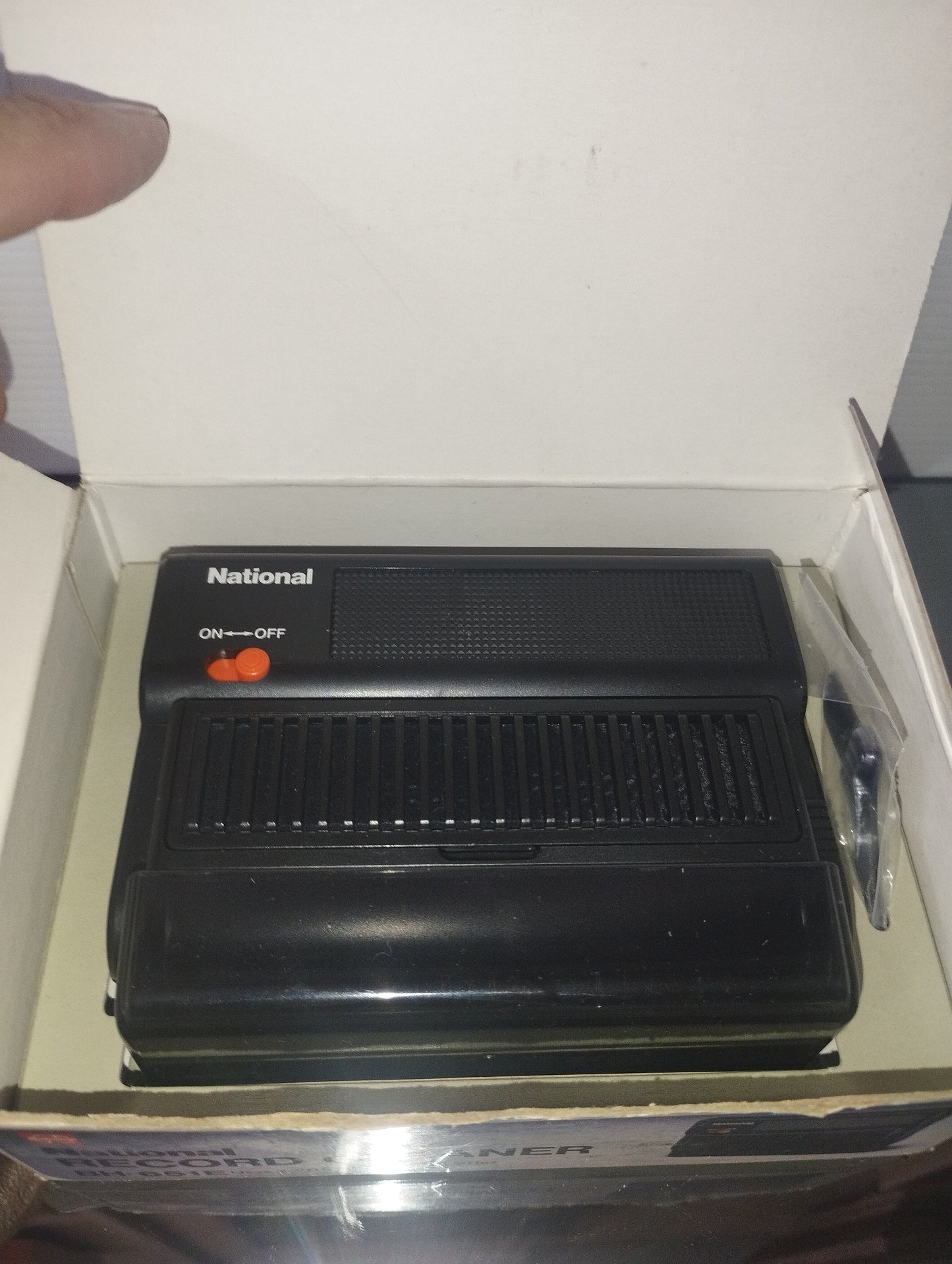 National Record Cleaner BH-651E
Made in Japan