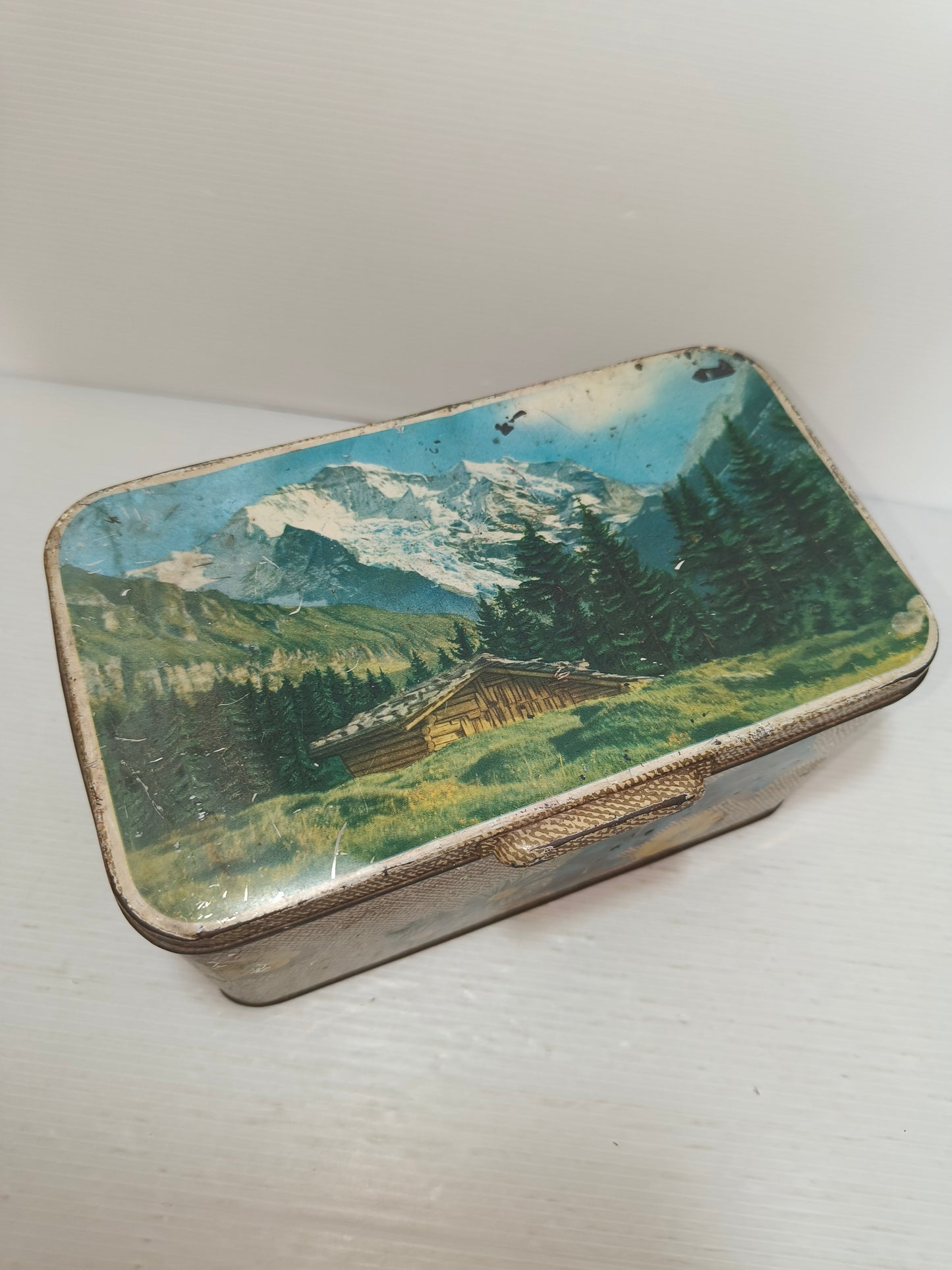 Scatola antica in latta Bertolini, LEGGI