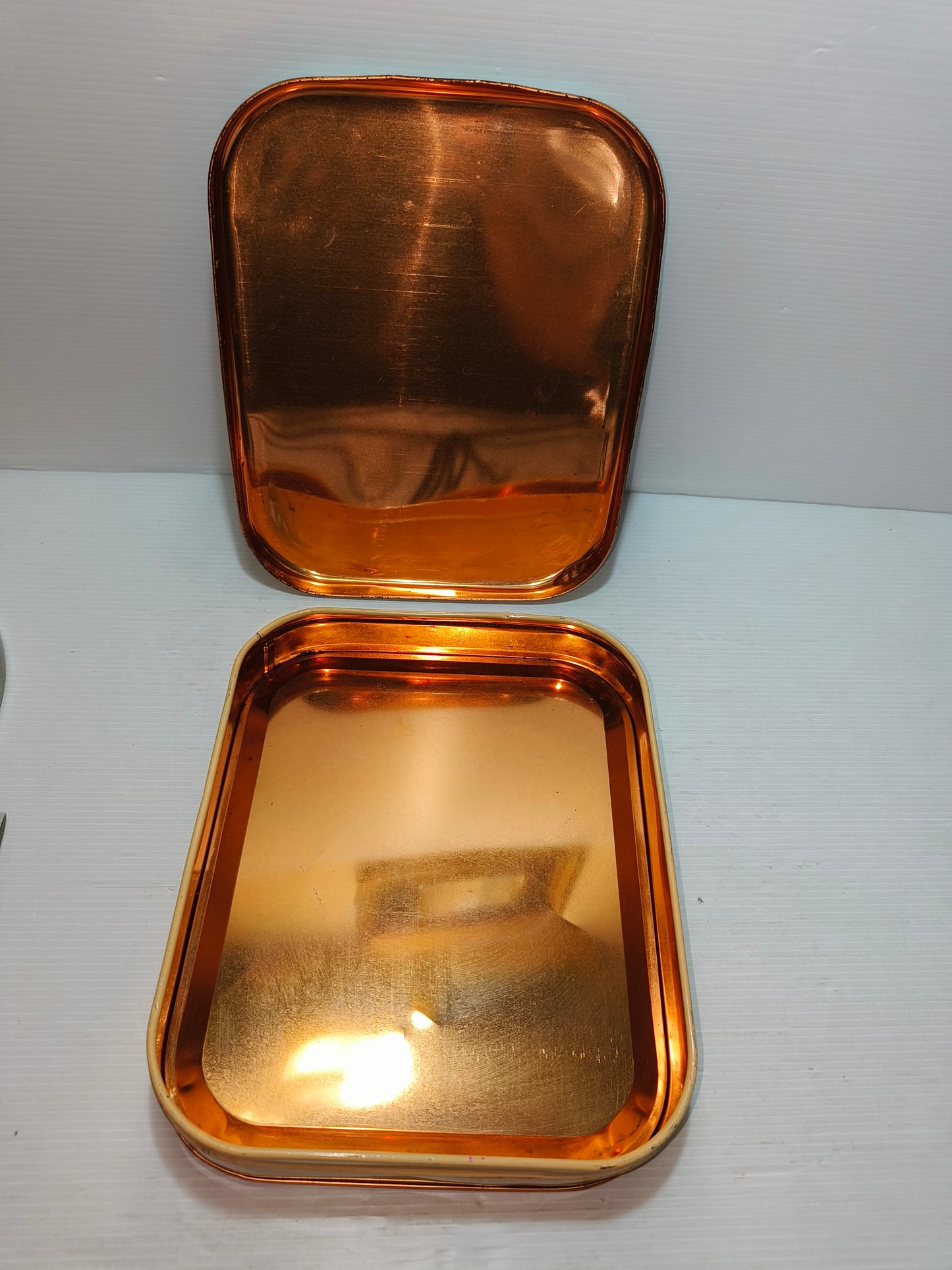 Scatola Latta Pernigotti anni 60, LEGGI