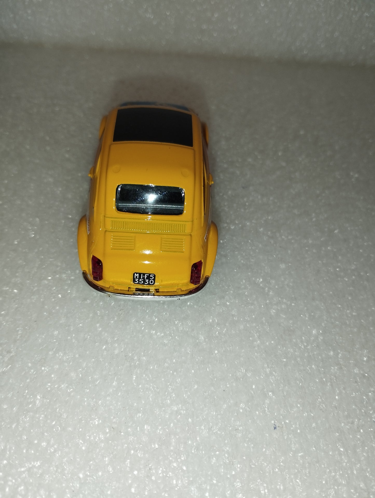 Fiat 500 Sport
Scala 1:43
Bburago
Street Fire Collection