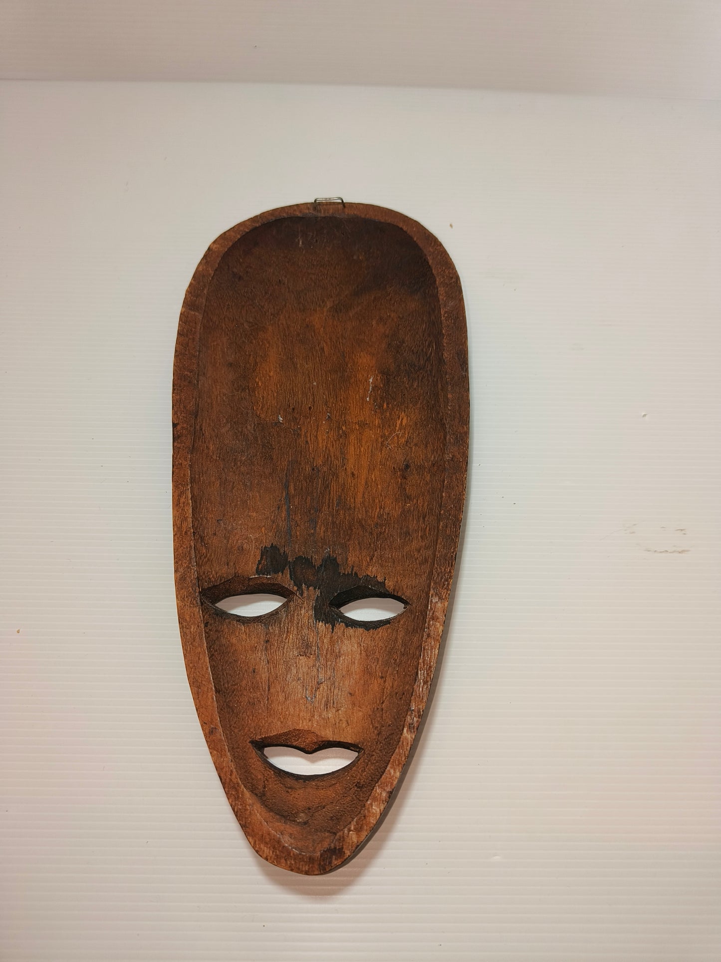 Maschera tribale africana vintage in legno, LEGGI