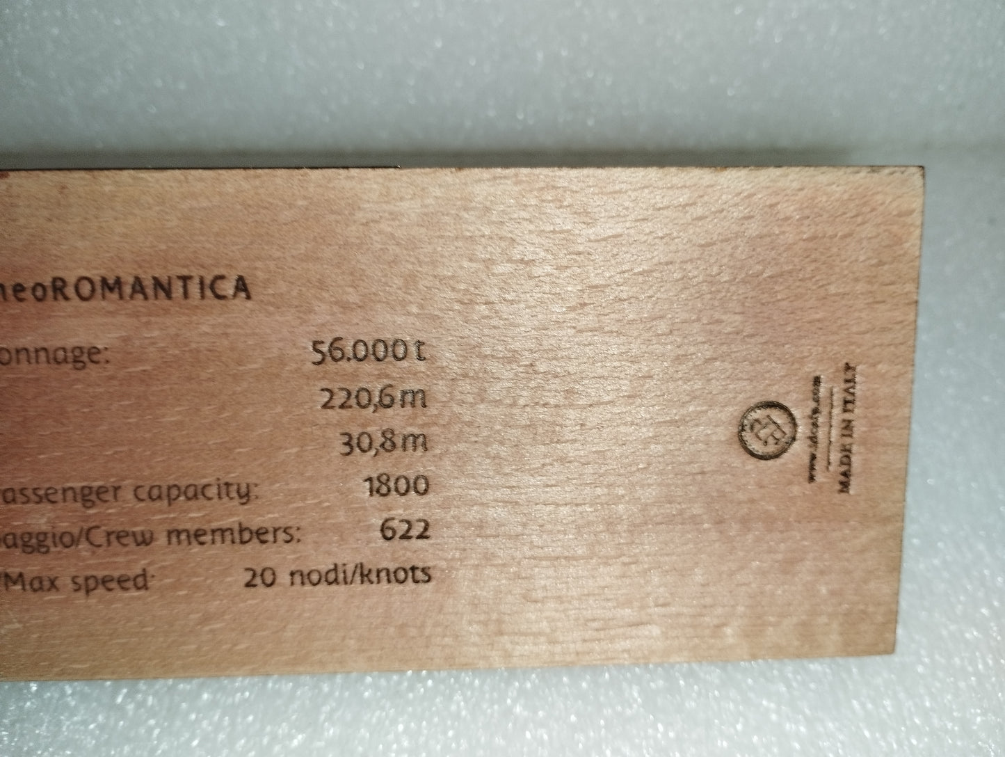 Costa neoRomantica In Metallo Con Base In Legno
Made in Italy