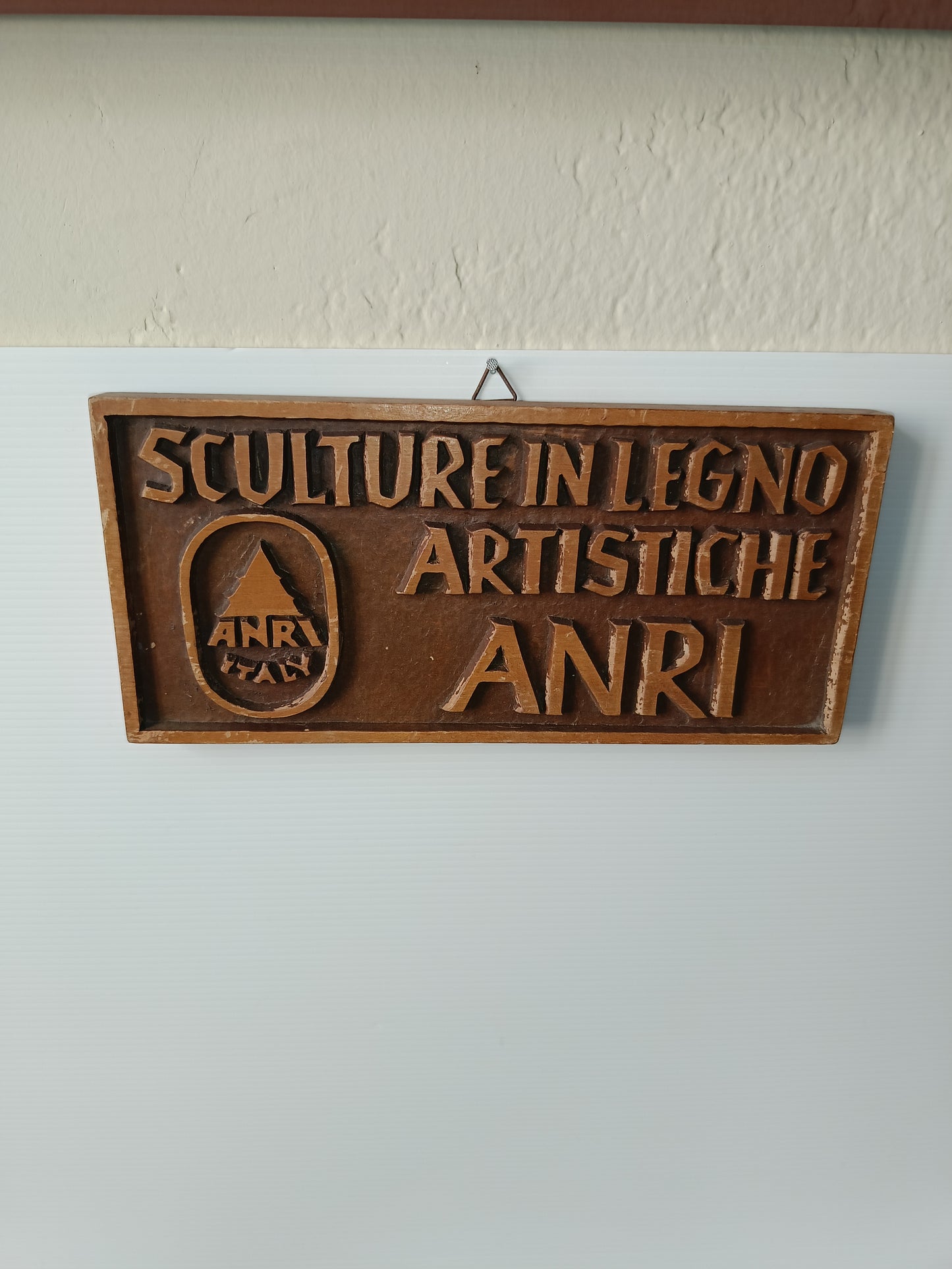 Insegna ANRI Sculture In Legno Artistiche Vintage