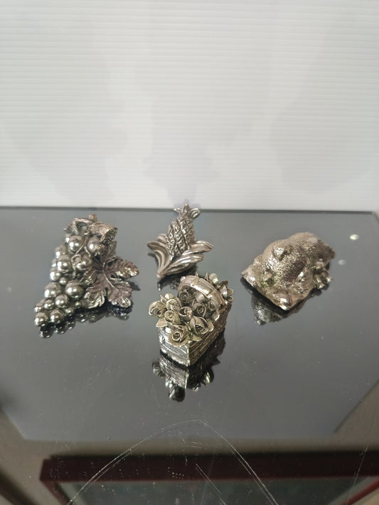 4 Oggetti Decorativi In Resina Rivestiti Di Argento Vintage