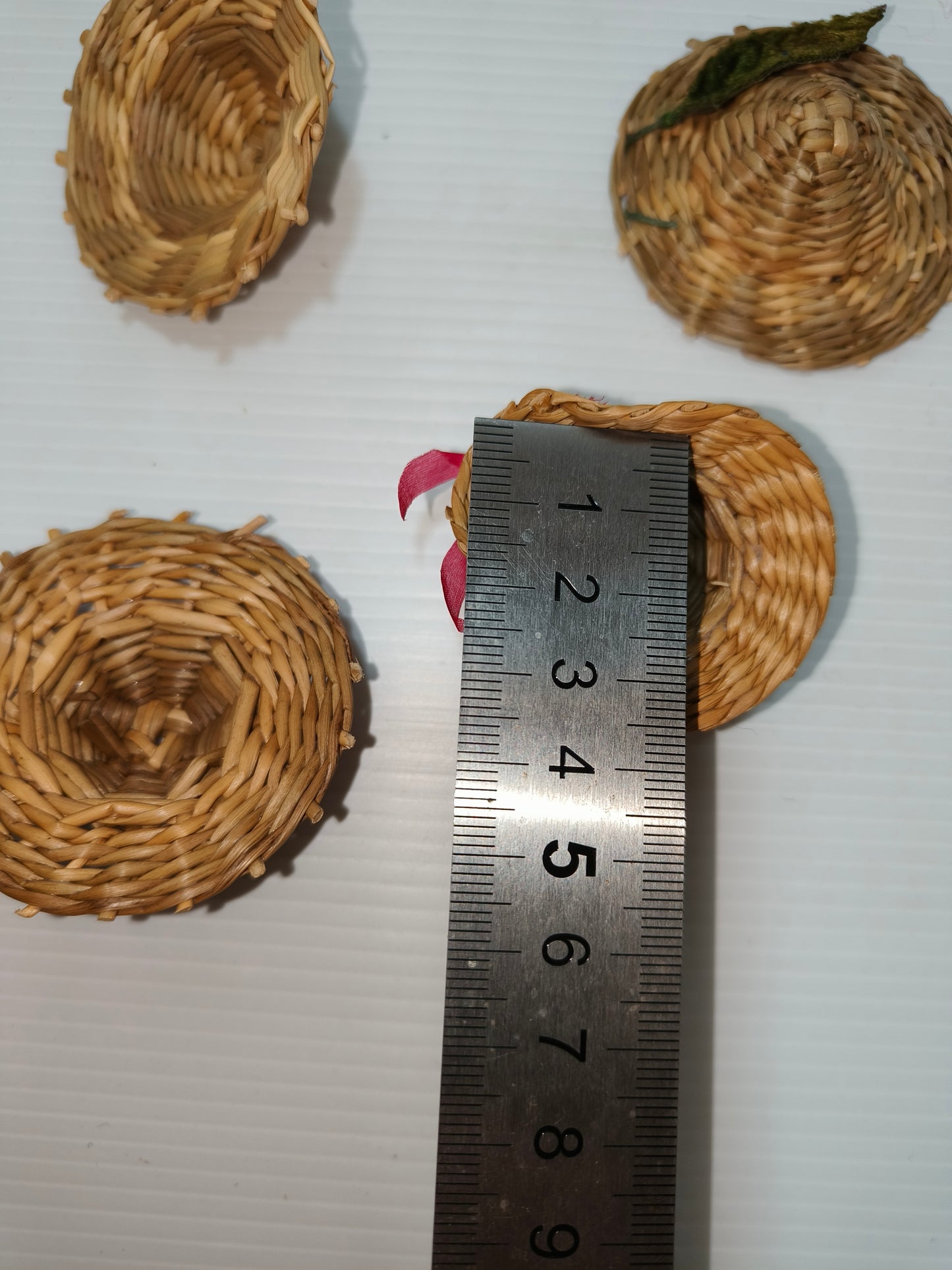 Cappelli in paglia per bambole vintage, LEGGI