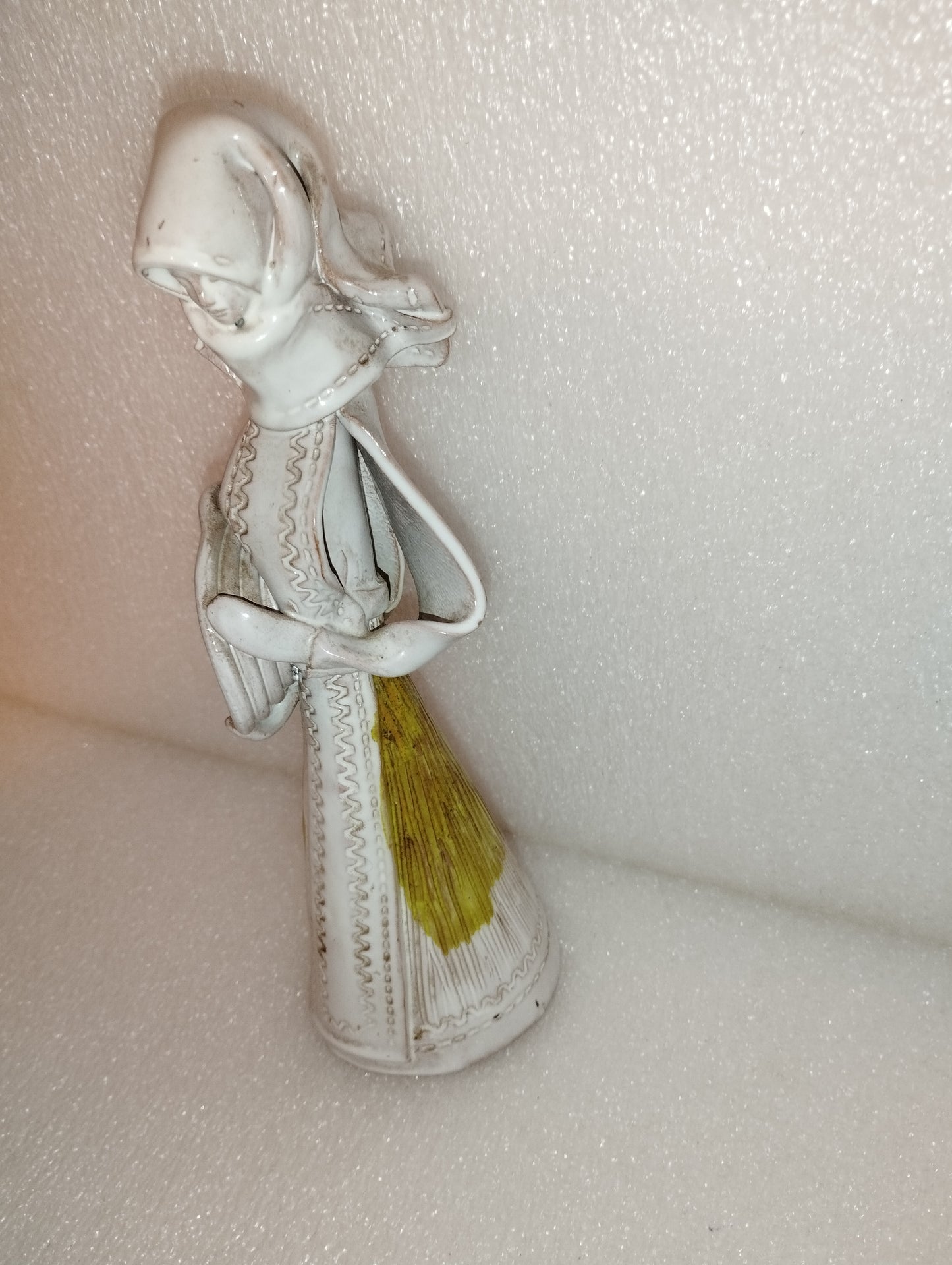 Statua Donna Sarda In Ceramica Smaltata
Firmata G.Sirena