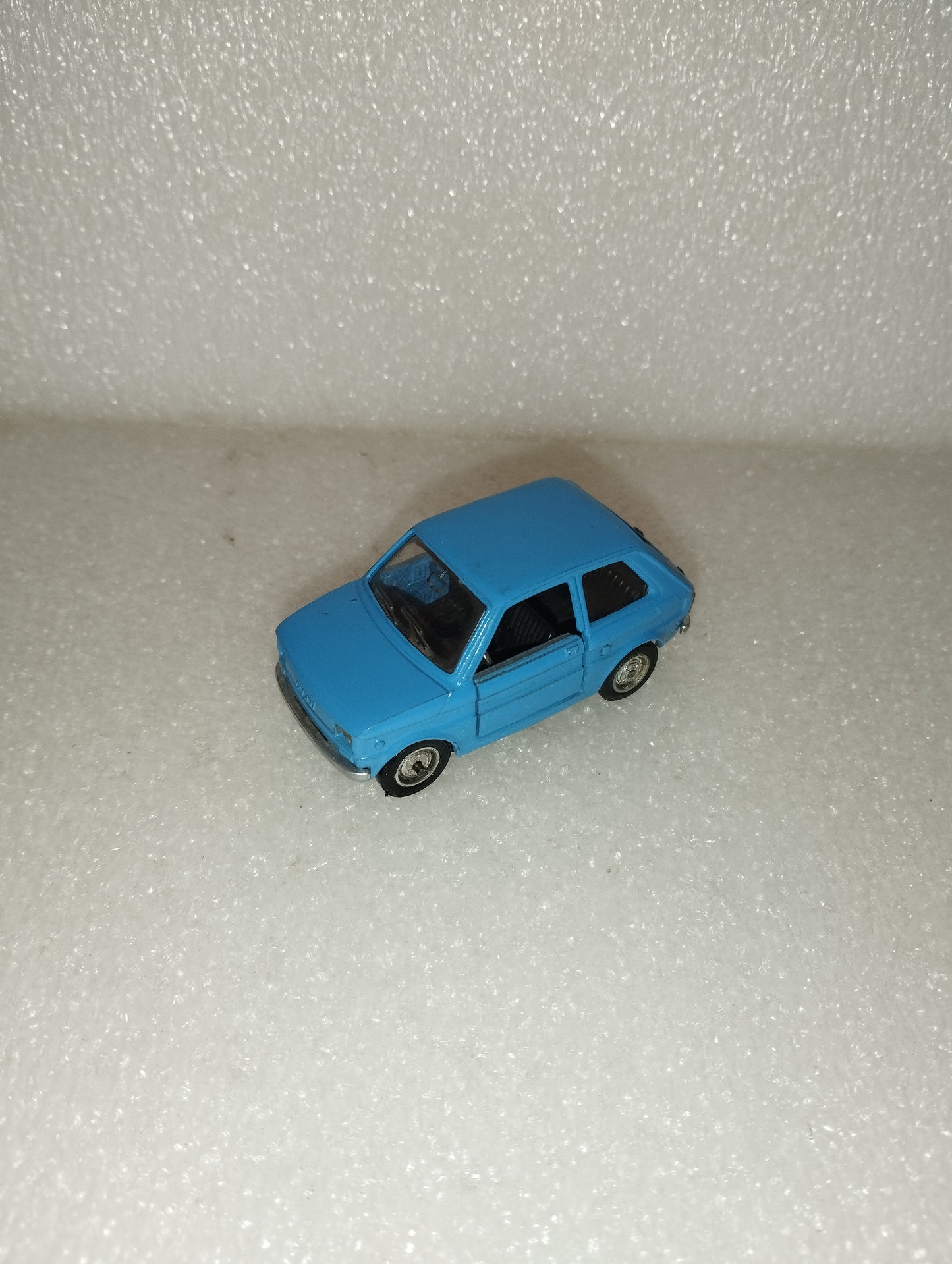Fiat 126 Mebetoys
Scala 1:43
Made in Italy
Cod.6556
