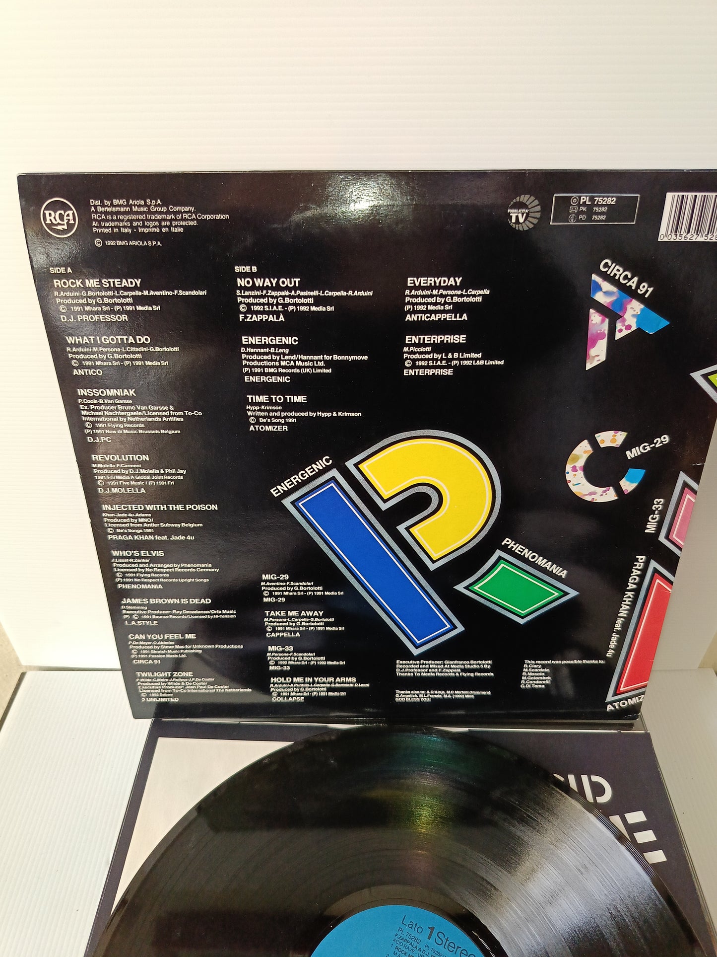 Acid Rave Urlo Degli Dei
D.J.Professor & Francesco Zappalà Lp Giri Edito nel 1992 da RCA Cod.PL75282
