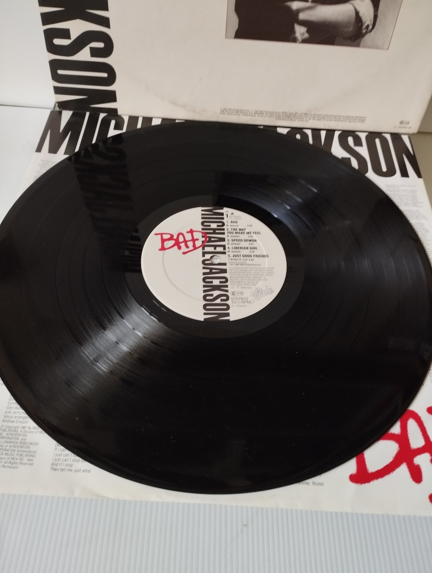 Bad  Michael Jackson Lp 33 Giri
Edito nel 1987 da  Epic Cod.EPC 450290 1