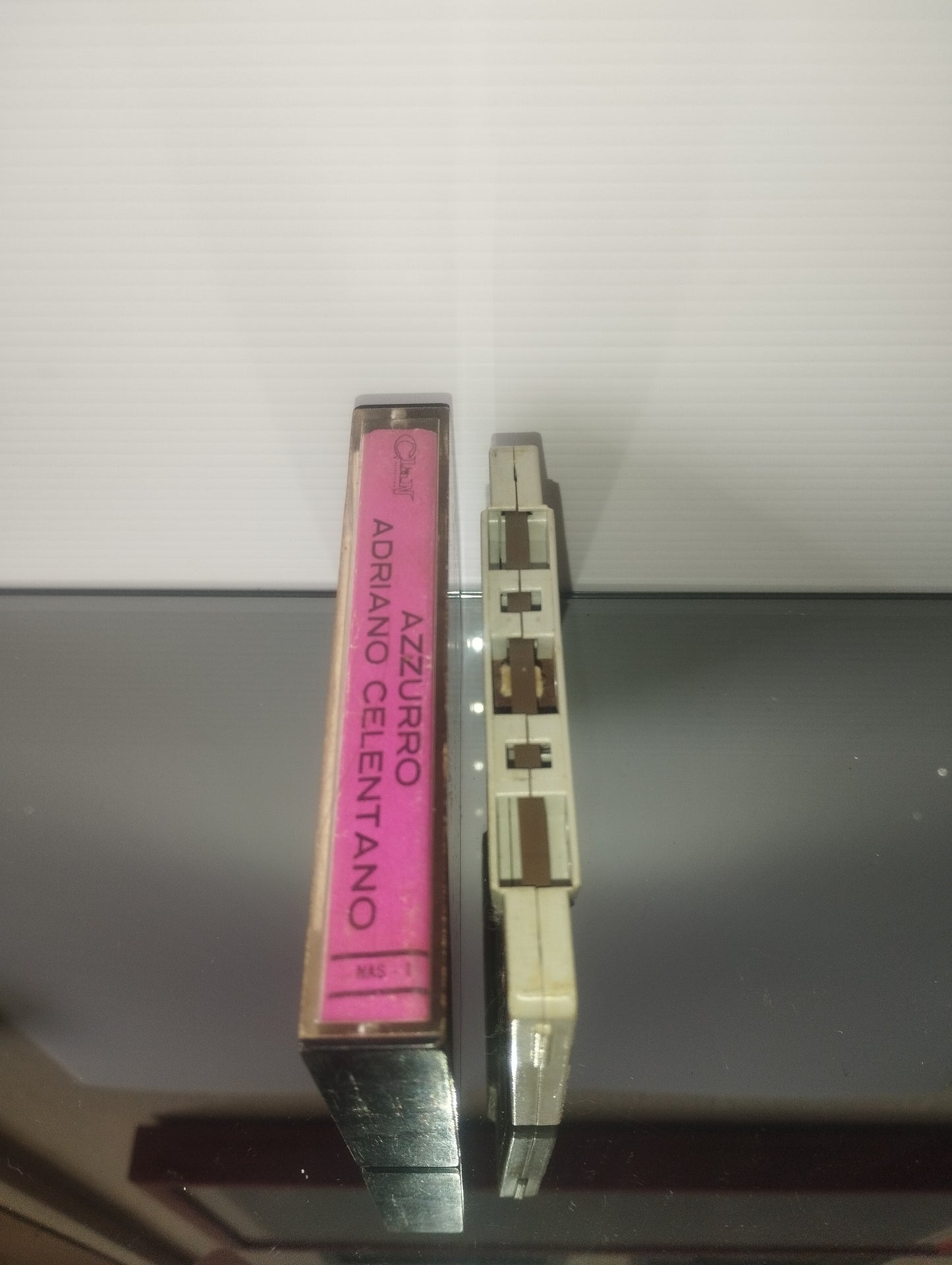 Azzurro Adriano Celentano Musicassetta
Edita nel 1968 da Clan Celentano cod.NAS -1 BIEM
Mono Molto Rara