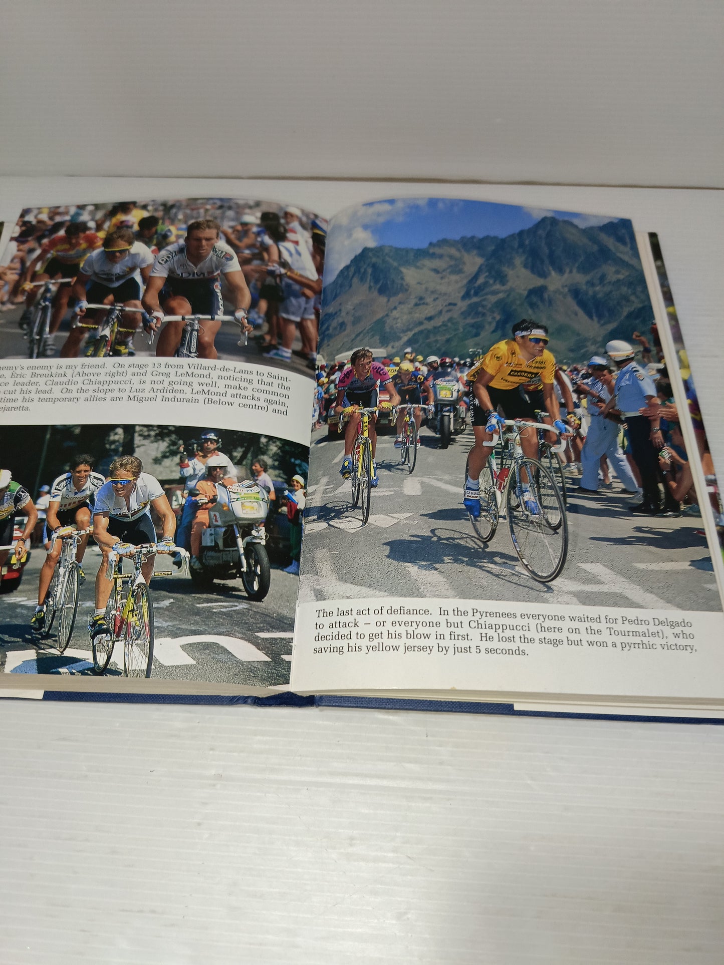 Le Tour Geoffrey Nicholson
Edito nel 1991 daHodder & Stoughton