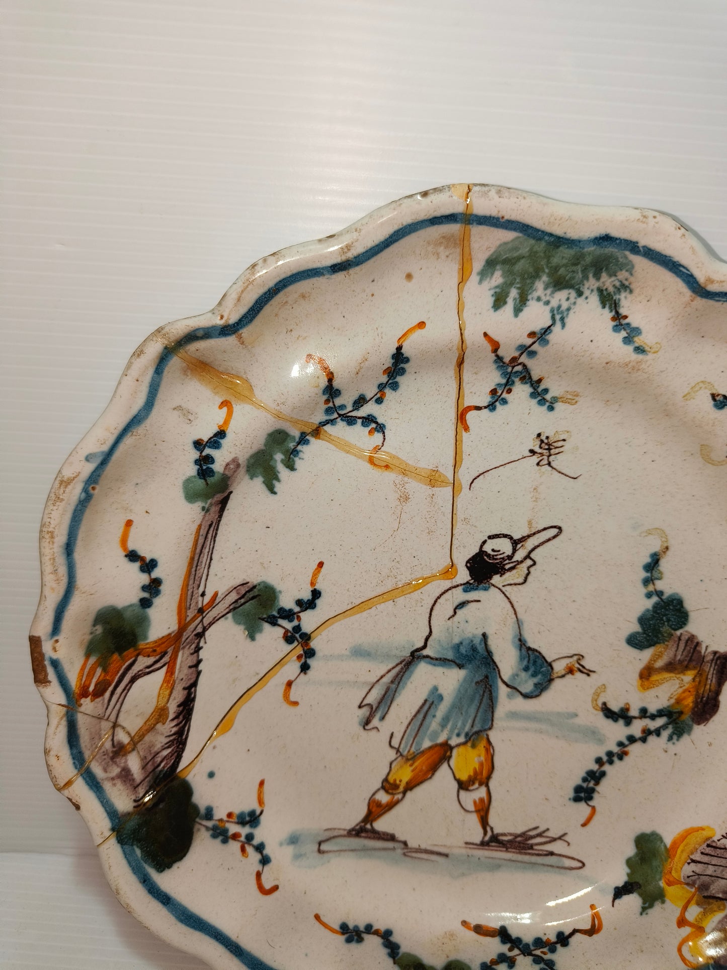 Piatto maiolica antico, DA RESTAURARE
