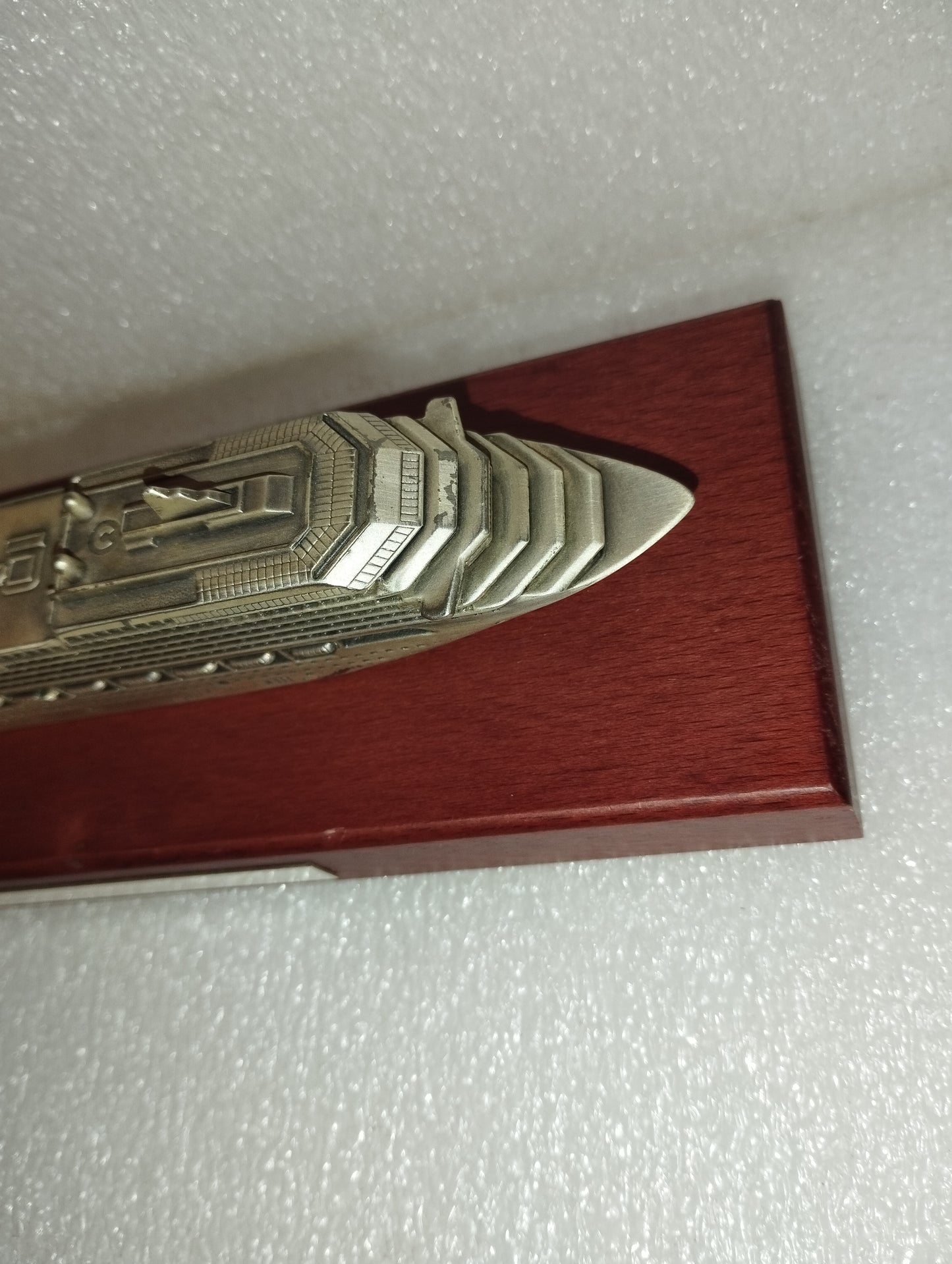 Costa Pacifica In Metallo Con Base In Legno
Made in Italy