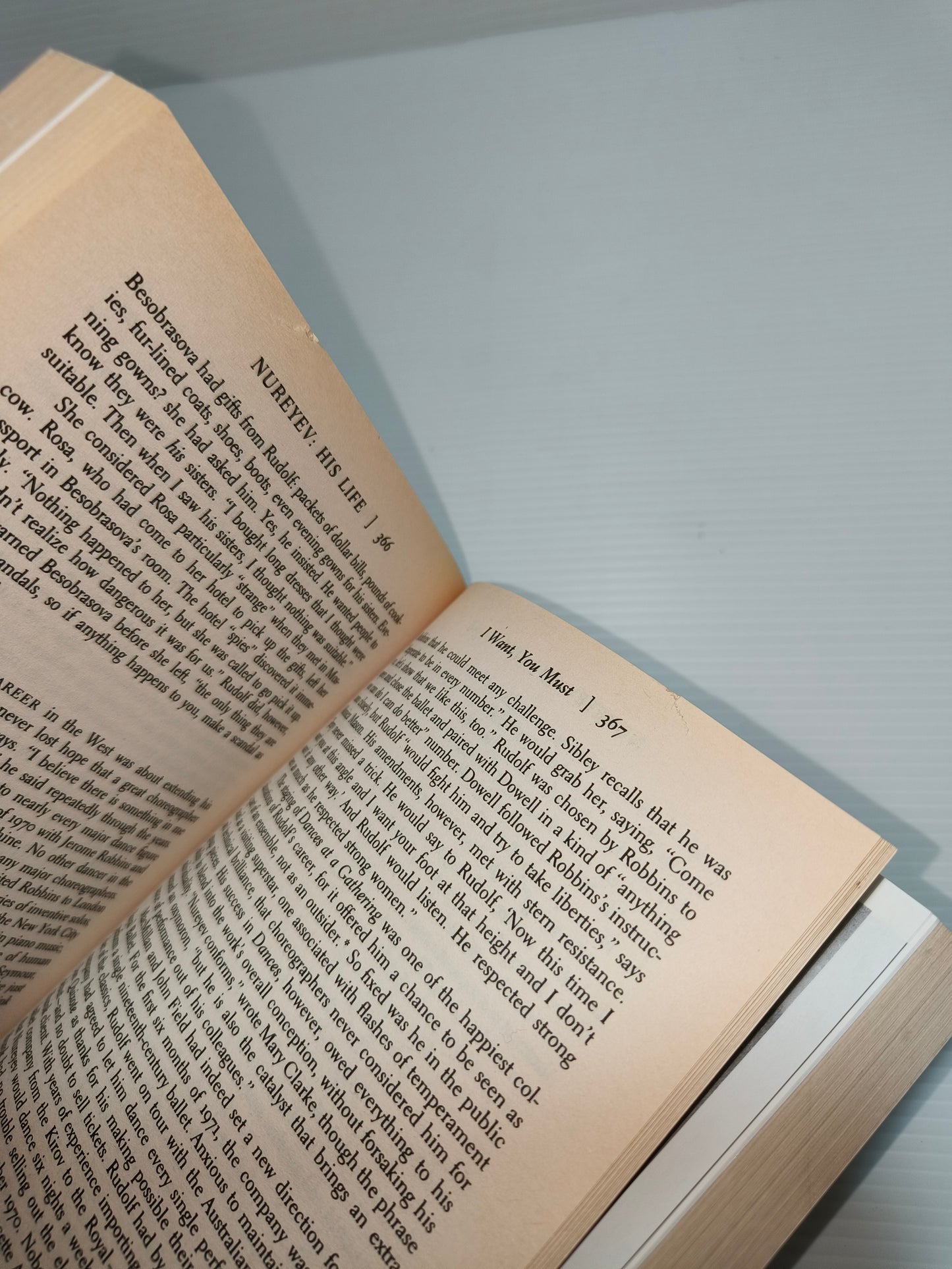 Biografia Nureyev in inglese, LEGGI