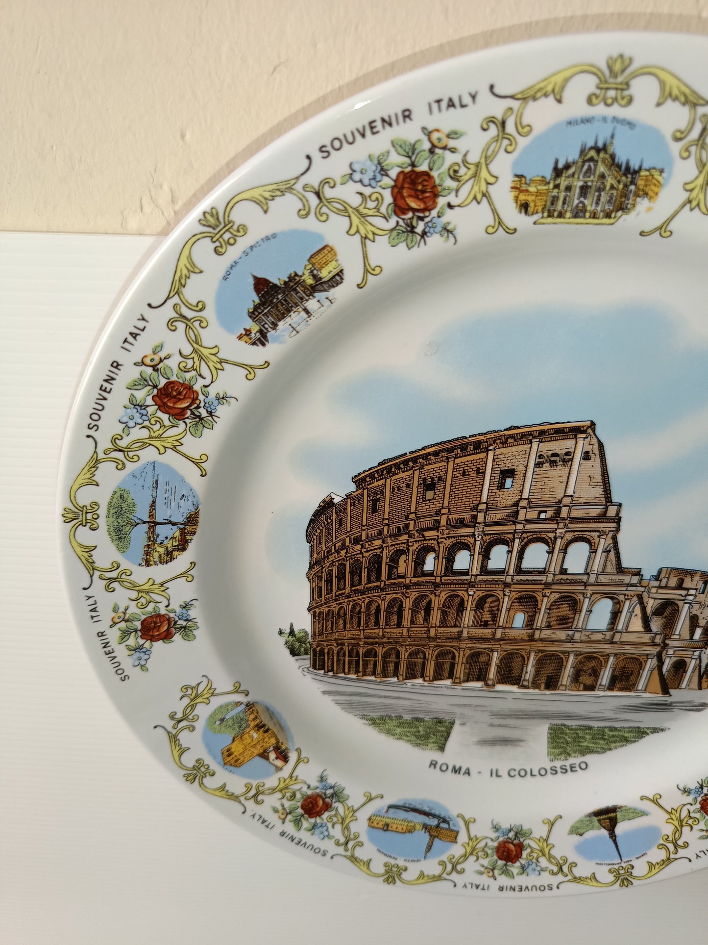 Piatto Roma il Colosseo Souvenir Vintage in porcellana