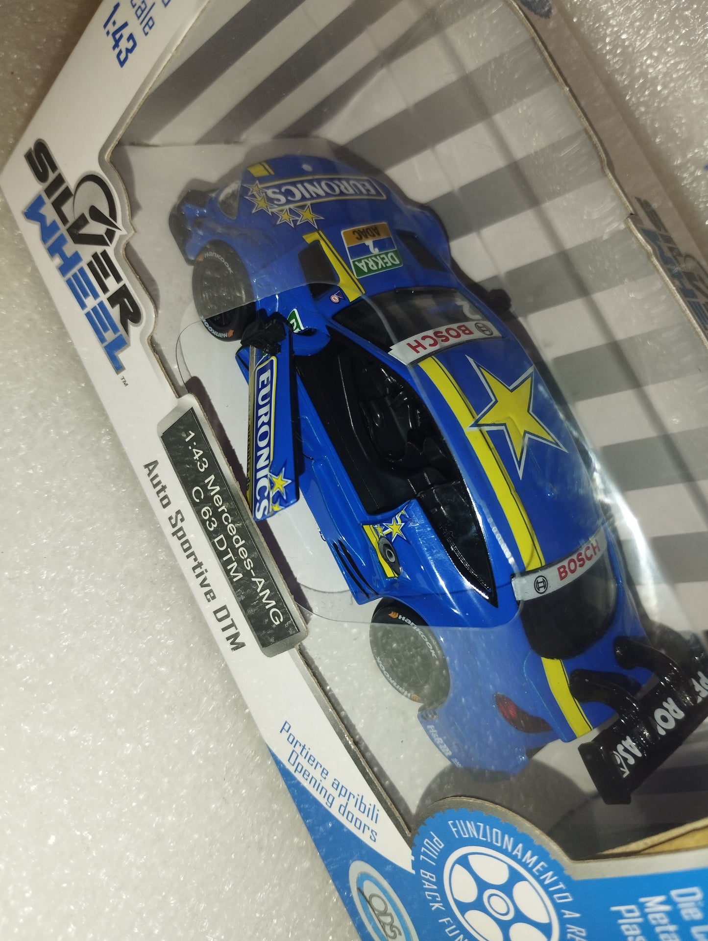 Mercedes -AMG C63 DTM
Scala 1:43 Silver Wheel