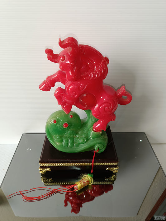 Scultura Decorativa Orientale In Resina Vintage