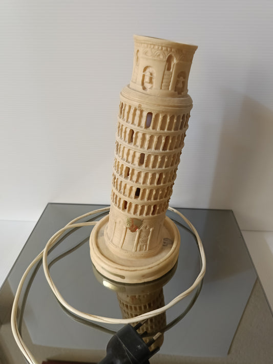 Souvenir Torre Di Pisa In Resina Con Luce Vintage
Altezza cm 24 circa