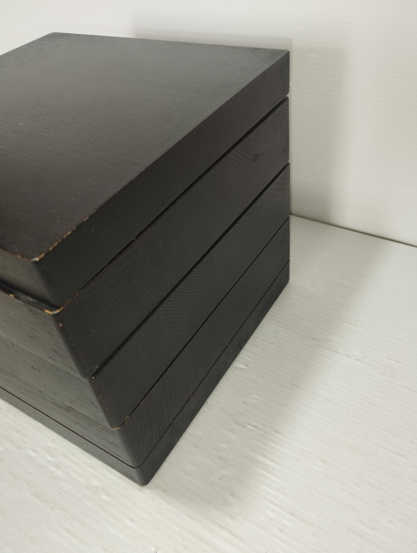 Lavazza Cubo Porta cialde In Legno
Con tre scomparti