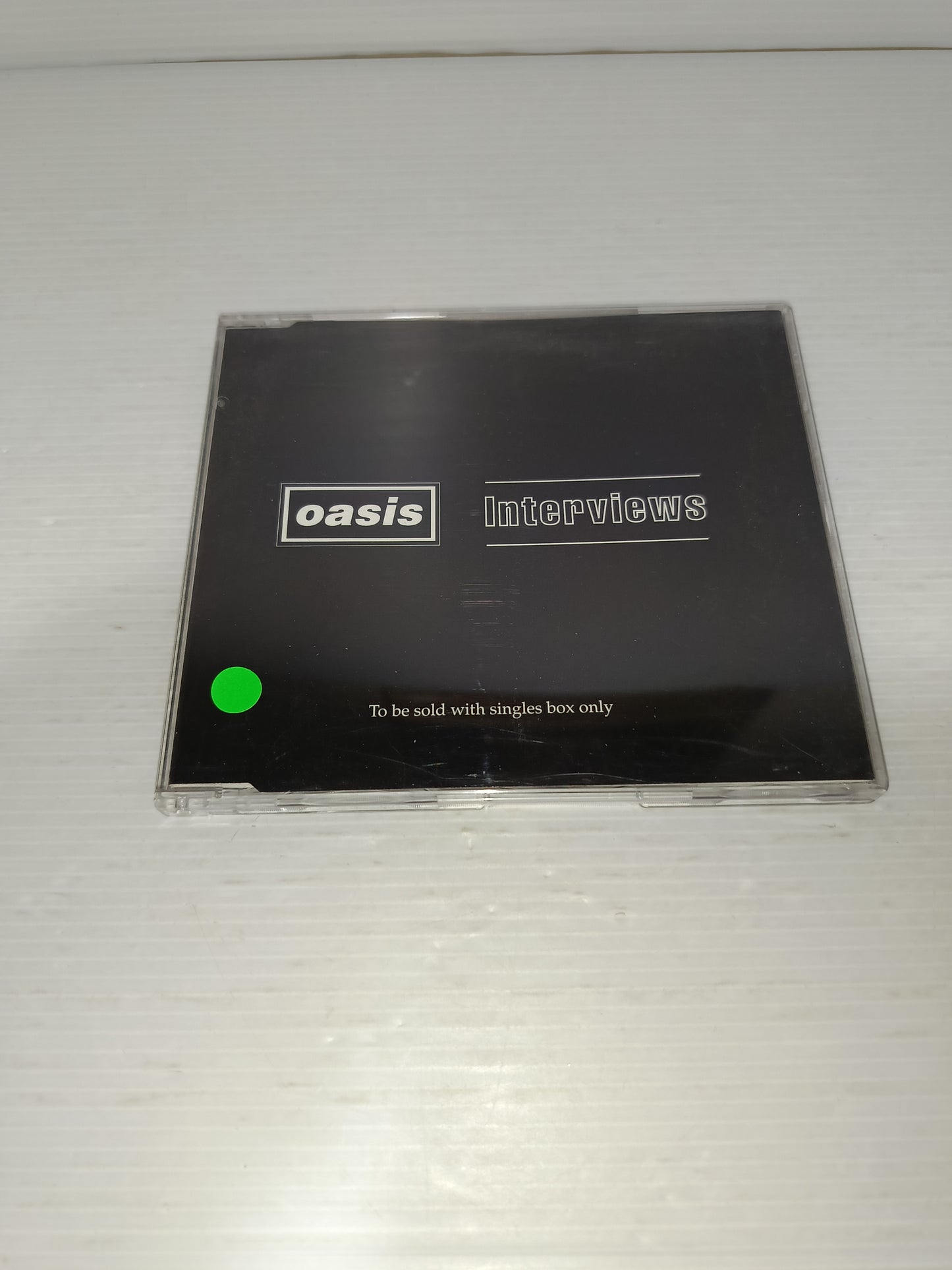 Oasis Interviews CD
Edito nel 1996 da Creation Records
Cod CCV001
Venduto solo con il cofanetto dei singoli