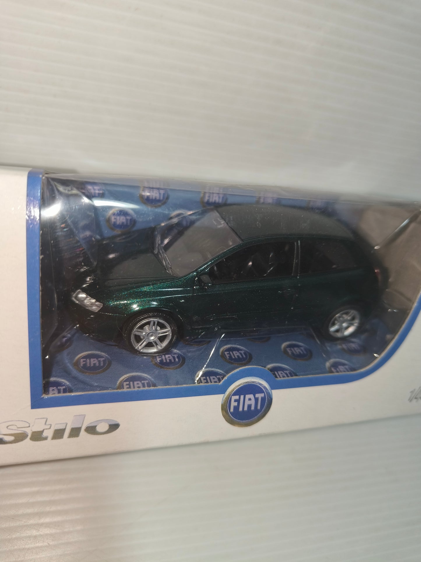 Modellino Fiat Stilo verde metallizzato Norev, Scala 1:43