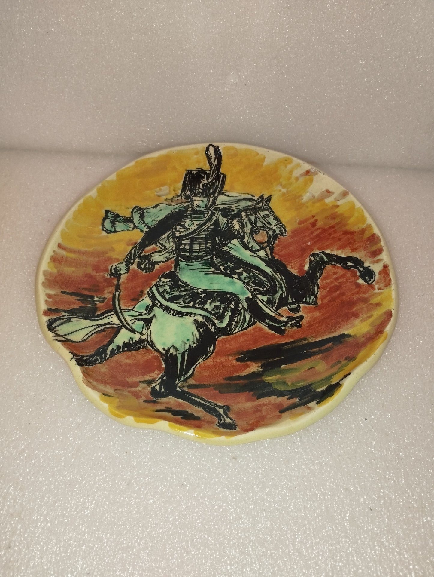 Piatto Soldato Ussaro A Cavallo Isea In Ceramica Vintage