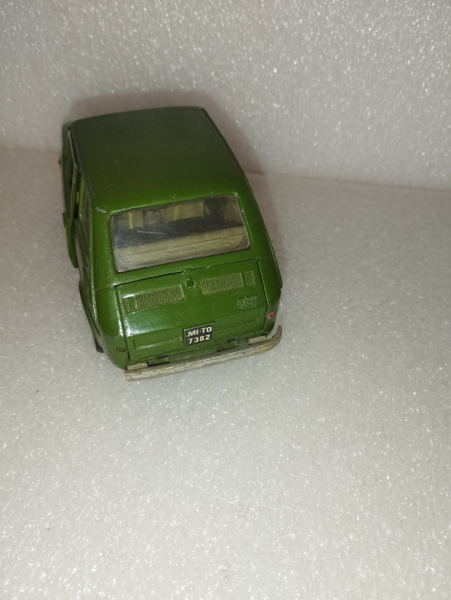 Fiat 126 Politoys
Scala 1:25
Made in Italy
Cod.S17 da restaurare