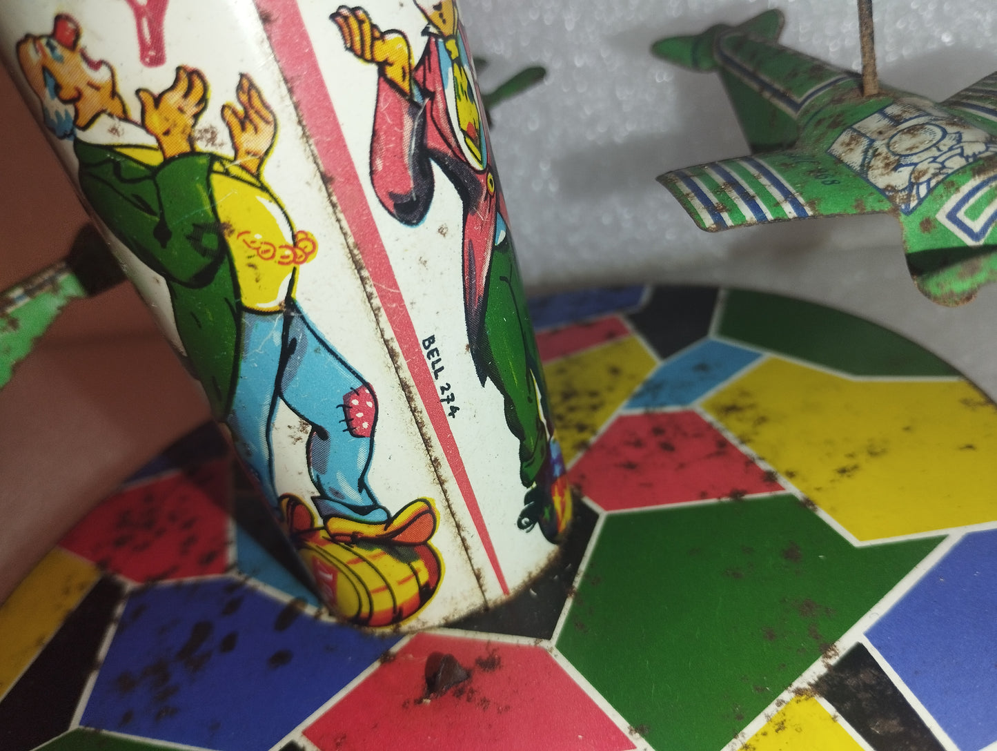 BELL Giostra In Latta
Anni 50
Made in Italy
Da Restaurare