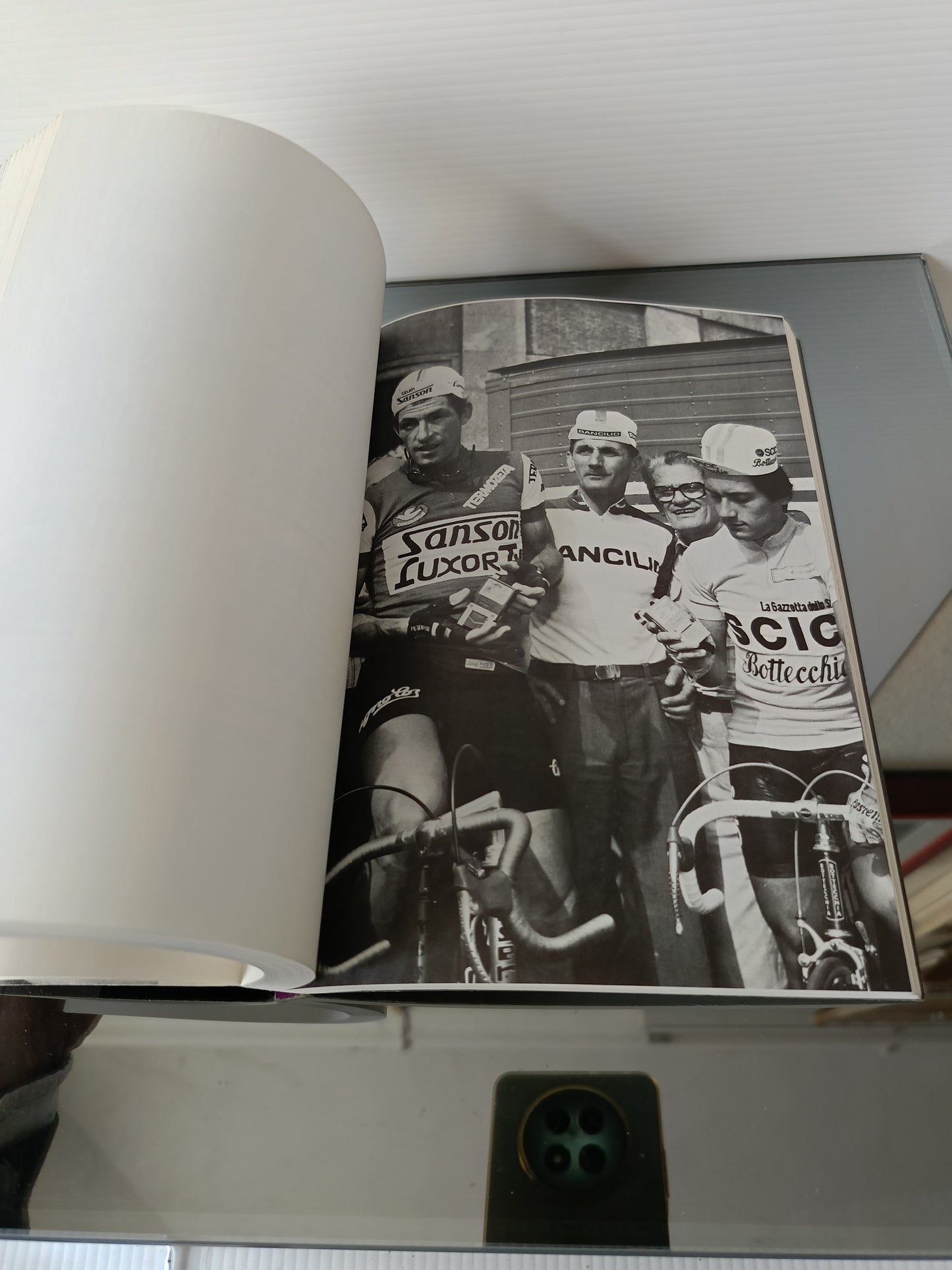 La Maglia Ciclamino Rino Negri Edito nel 1981 da Ediz.Landoni