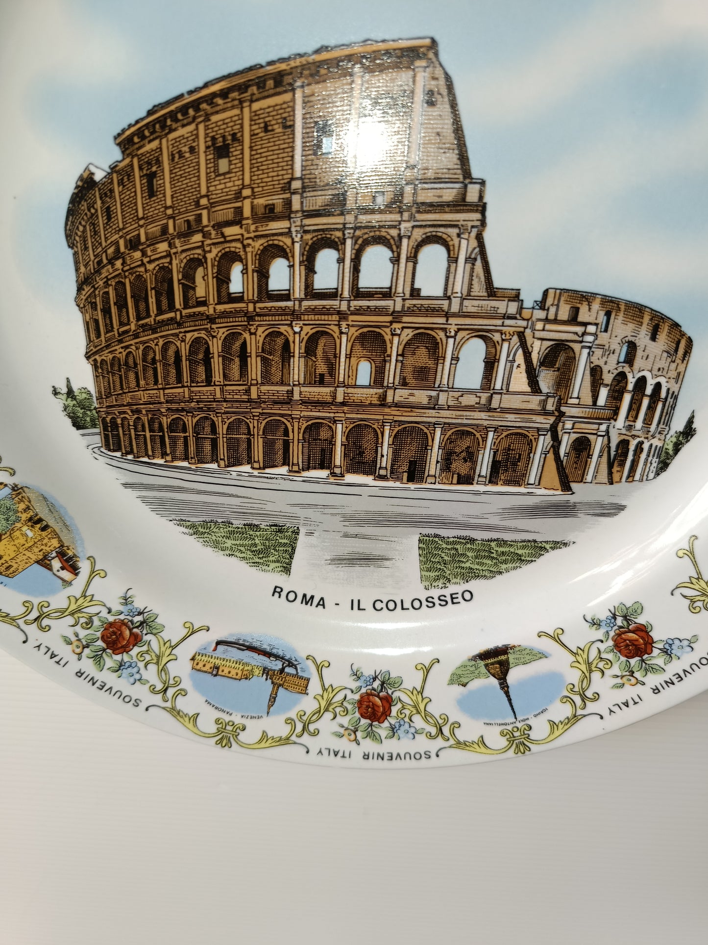 Piatto Roma il Colosseo Souvenir Vintage in porcellana