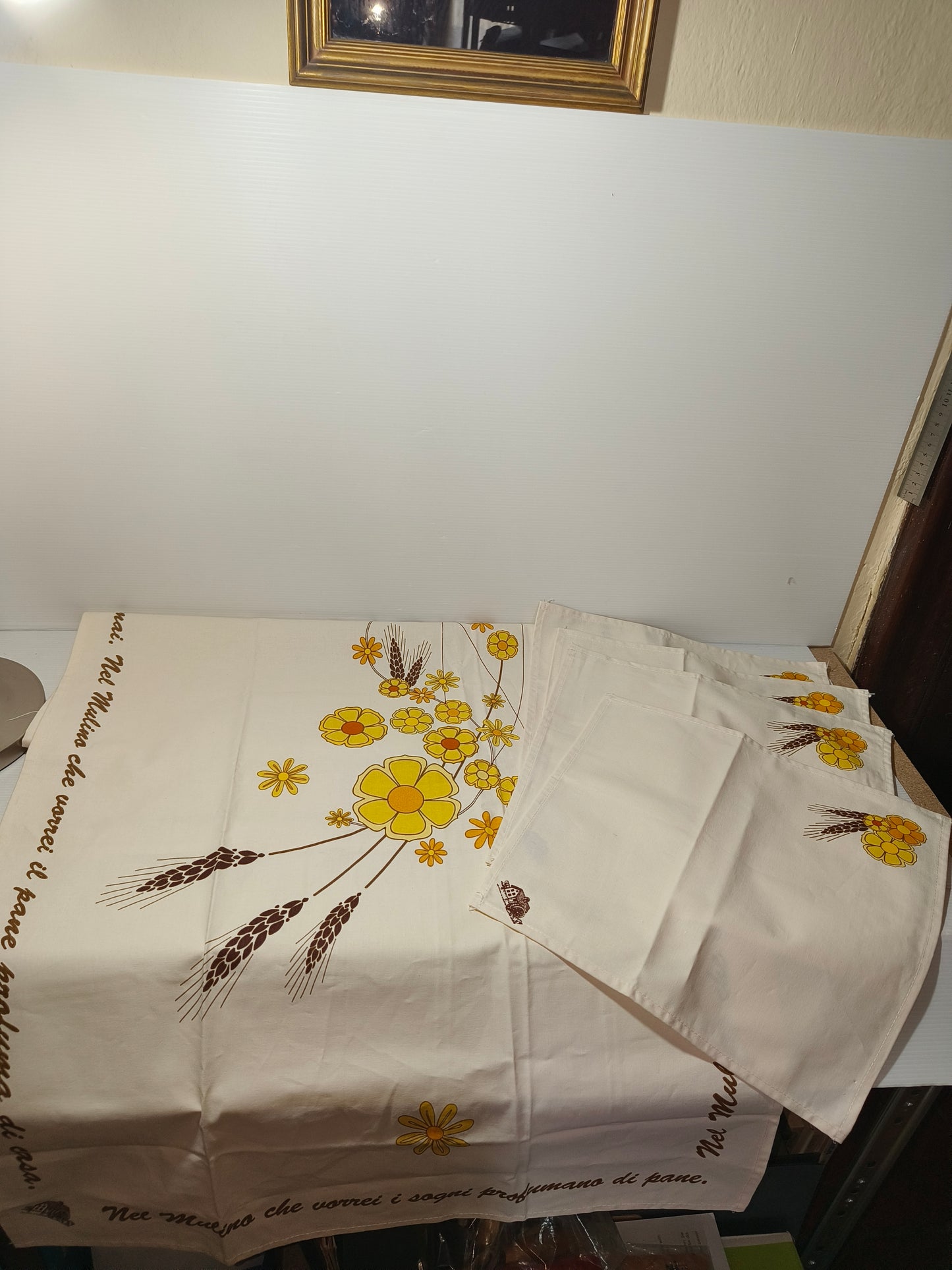 Tovaglia/runner + tovaglioli Mulino Bianco 2007, LEGGI