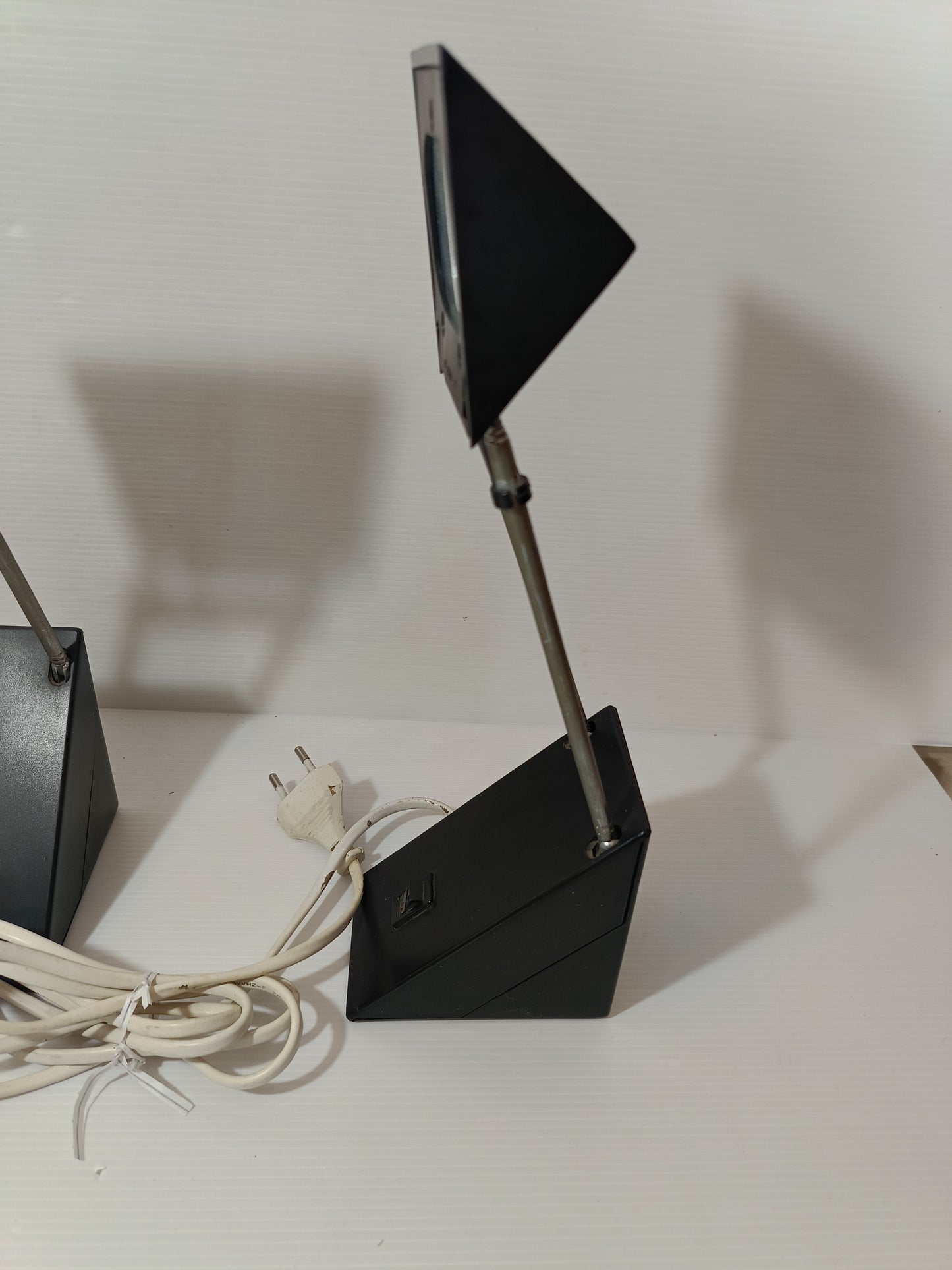 2 Lampade Design TL-101 Vintage da Restaurare