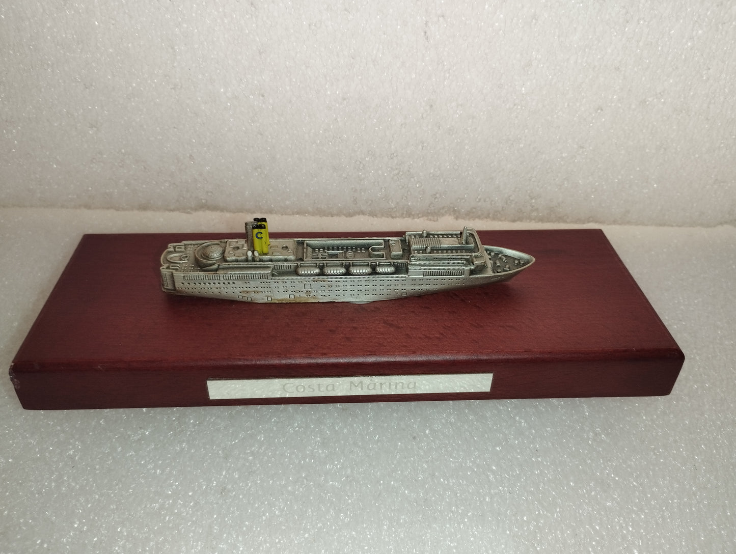 Costa Marina In Metallo Con Base In Legno
Made in Italy