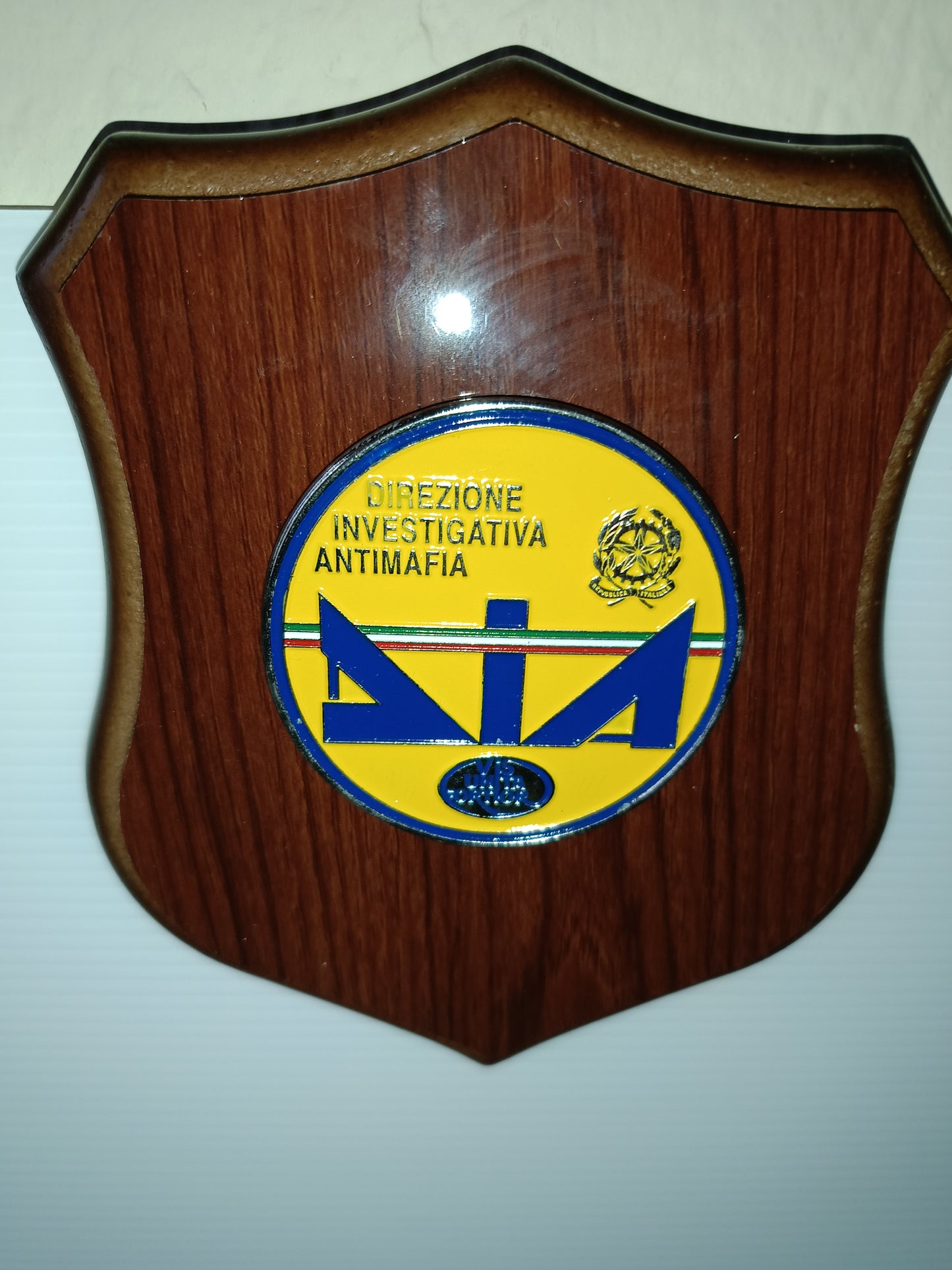 Stemma DIA In Metallo Legno