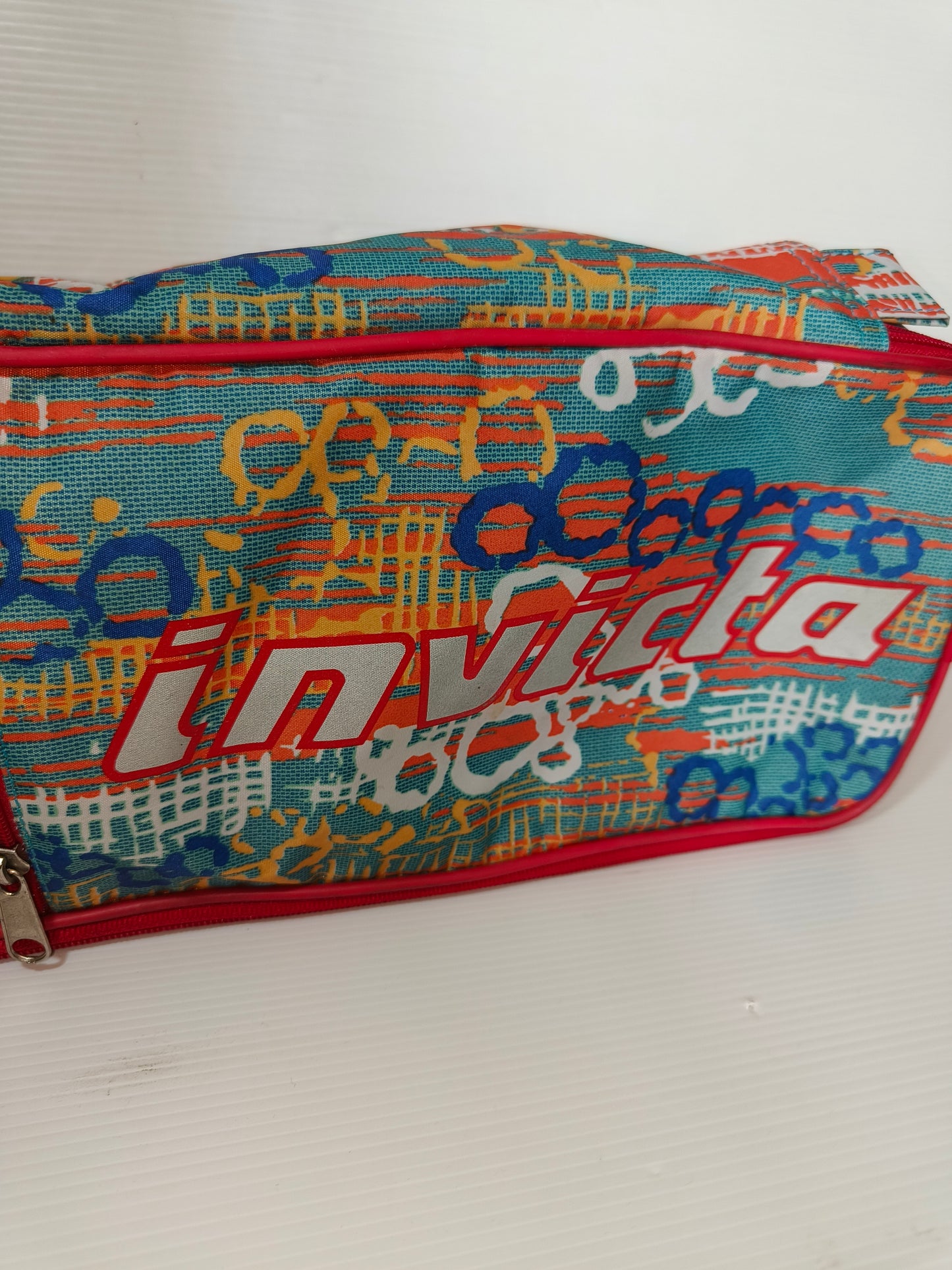 Astuccio Invicta vintage, LEGGI