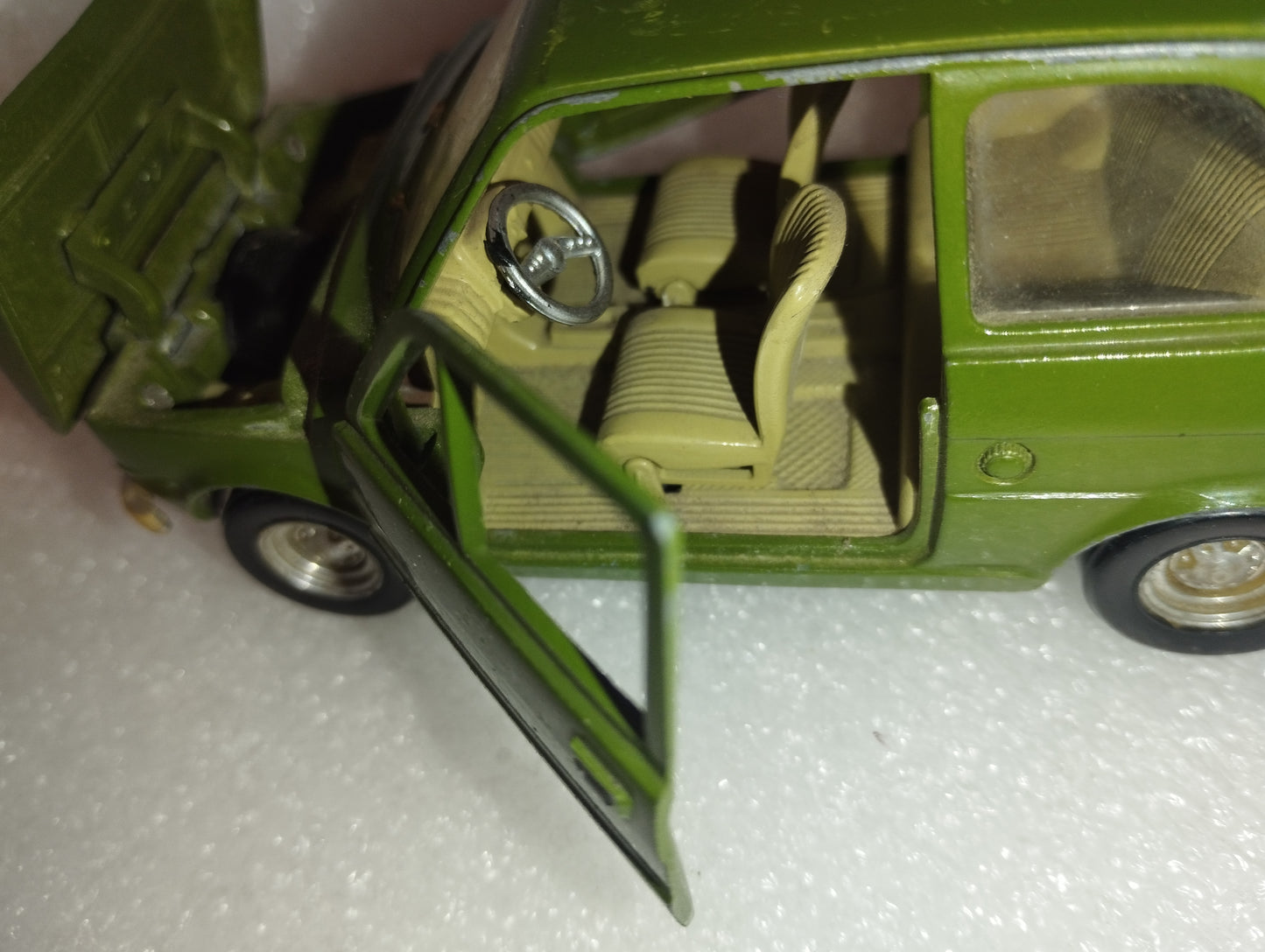 Fiat 126 Politoys
Scala 1:25
Made in Italy
Cod.S17 da restaurare