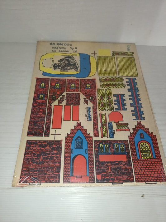 Castello In Legno Compensato Per Traforo da Tagliare e Assemblare

Vintage