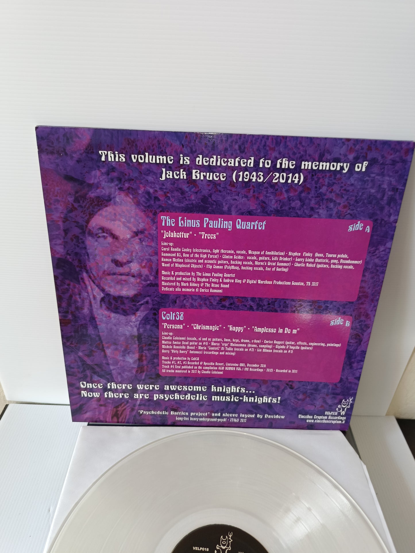 The Linus Pauling Quartet Vs Colt38 LP 33 Giri
Edito nel 2017 da Vincebus Eruptum