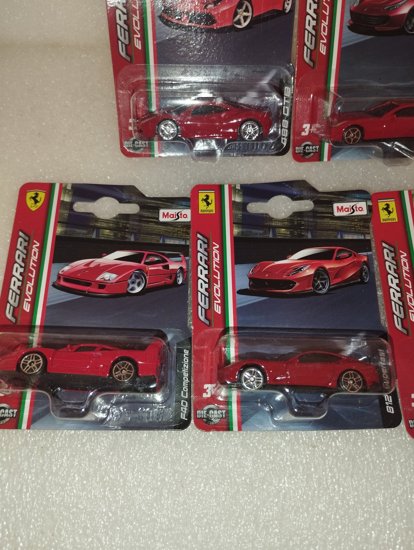 5 Confezioni Ferrari Maisto
Scala 1:64
Die Cast Metal