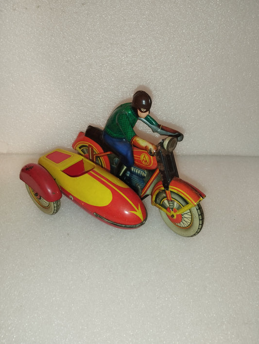 Sidecar In Latta Anni 50/60
Prodotto in URSS non funzionante