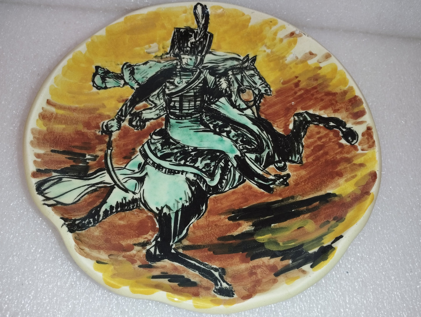 Piatto Soldato Ussaro A Cavallo Isea In Ceramica Vintage