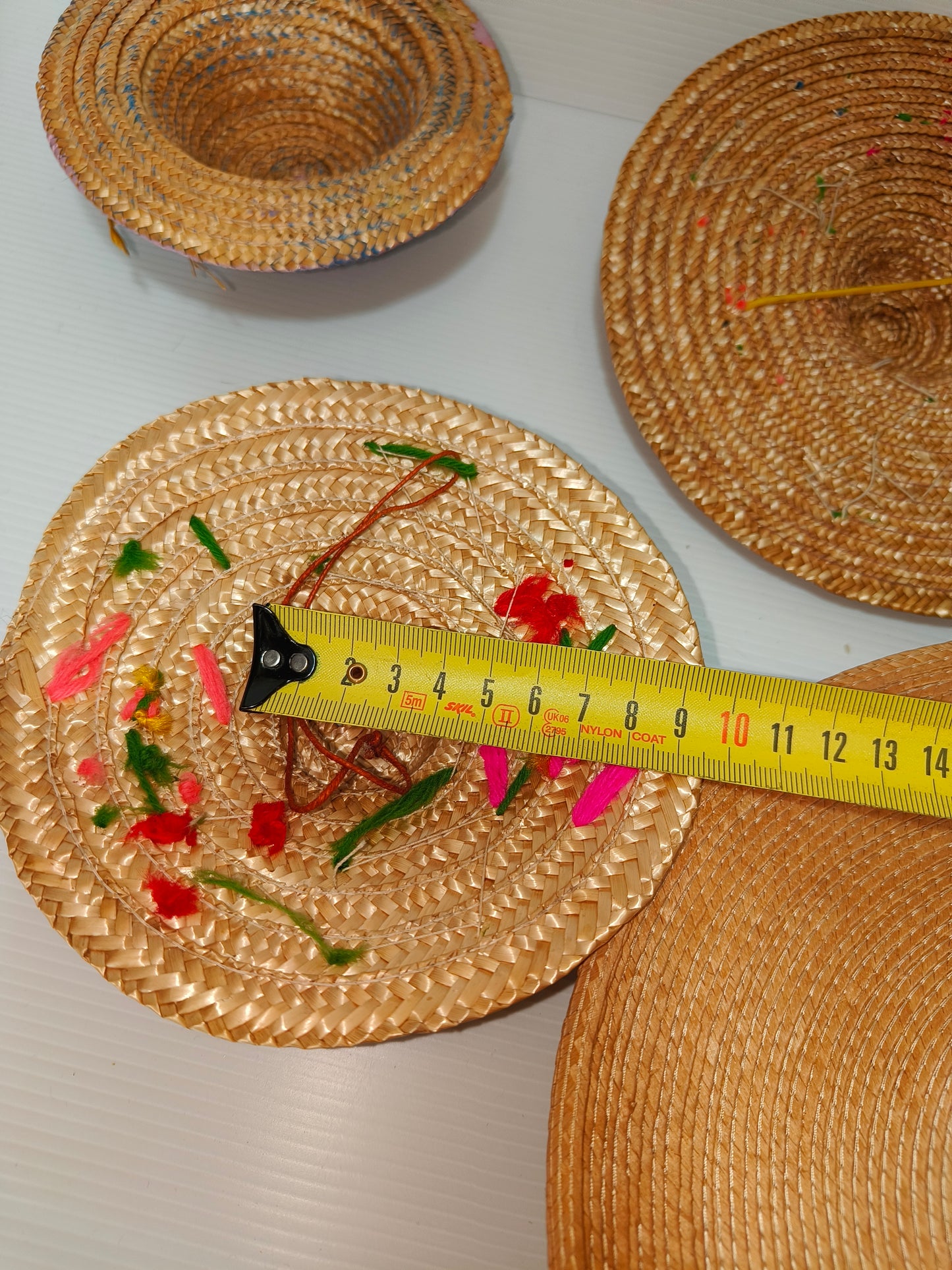 Cappelli in paglia per bambole vintage, LEGGI