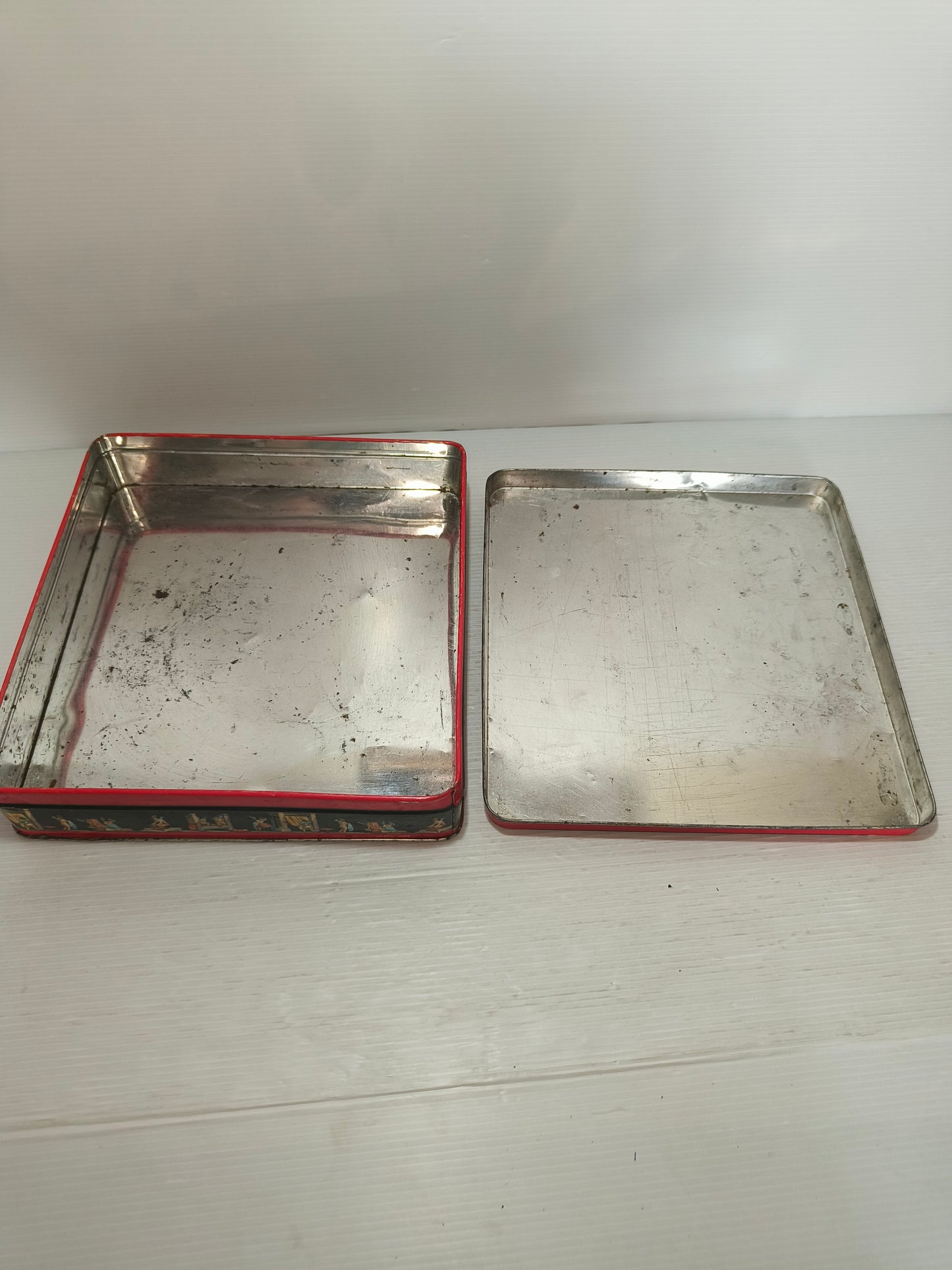 Scatola latta vintage Lazzaroni, LEGGI