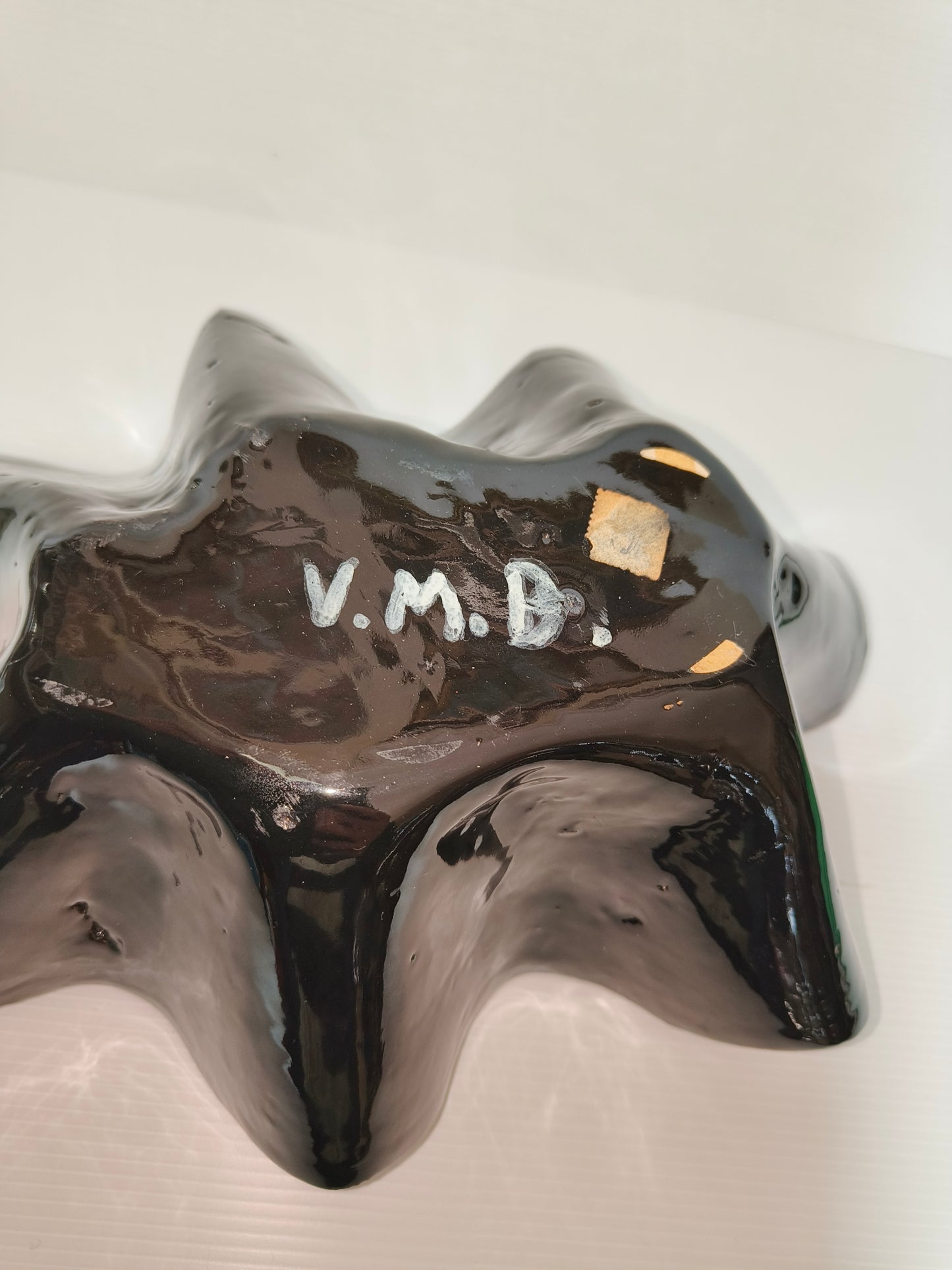 Antico centrotavola Vera Magda Braga in ceramica smaltata, LEGGI